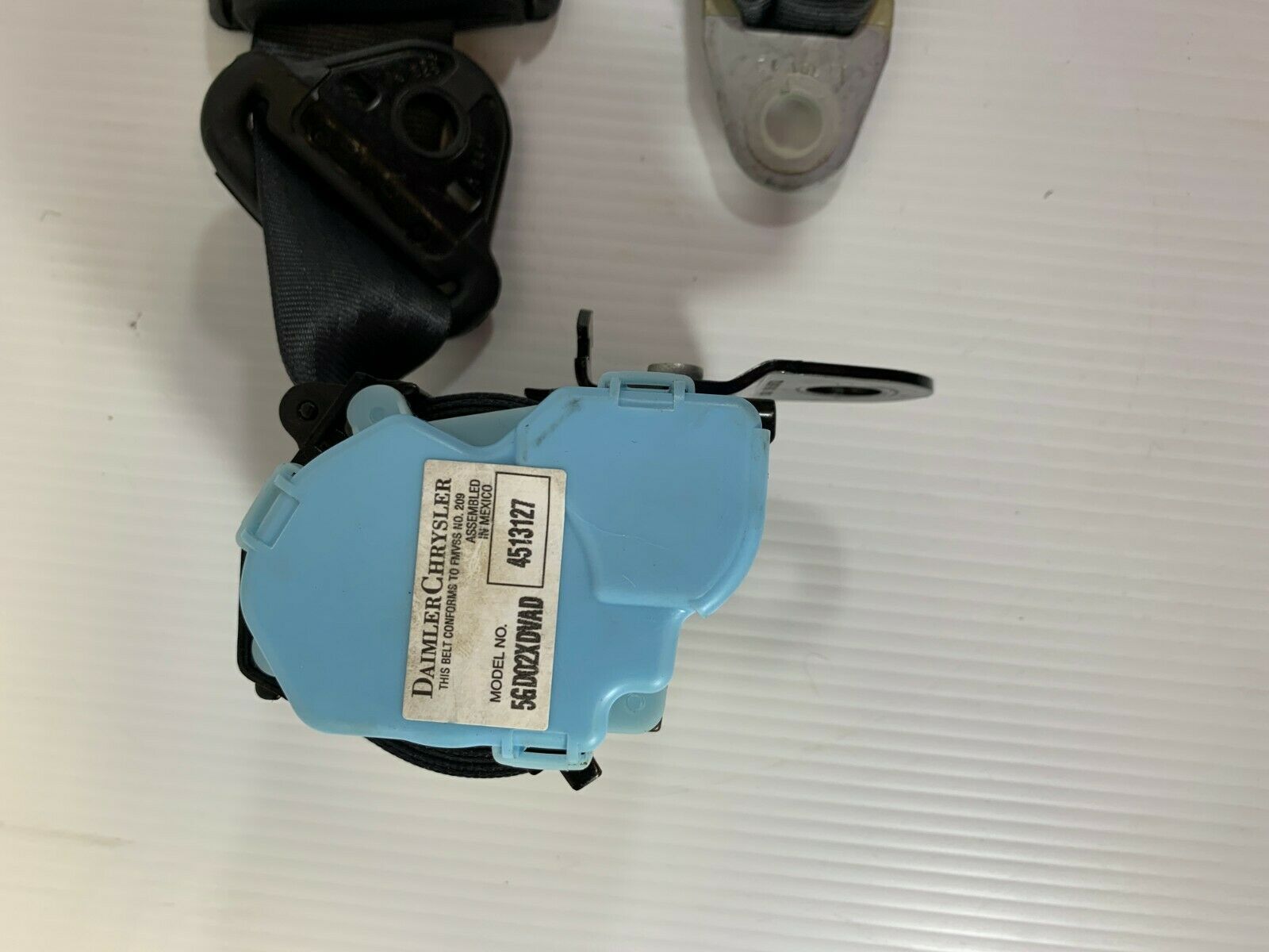 2003 Dodge Dakota Extended Cab Driver Rear Seat Belt Retractor Only 5GD02XDVAD