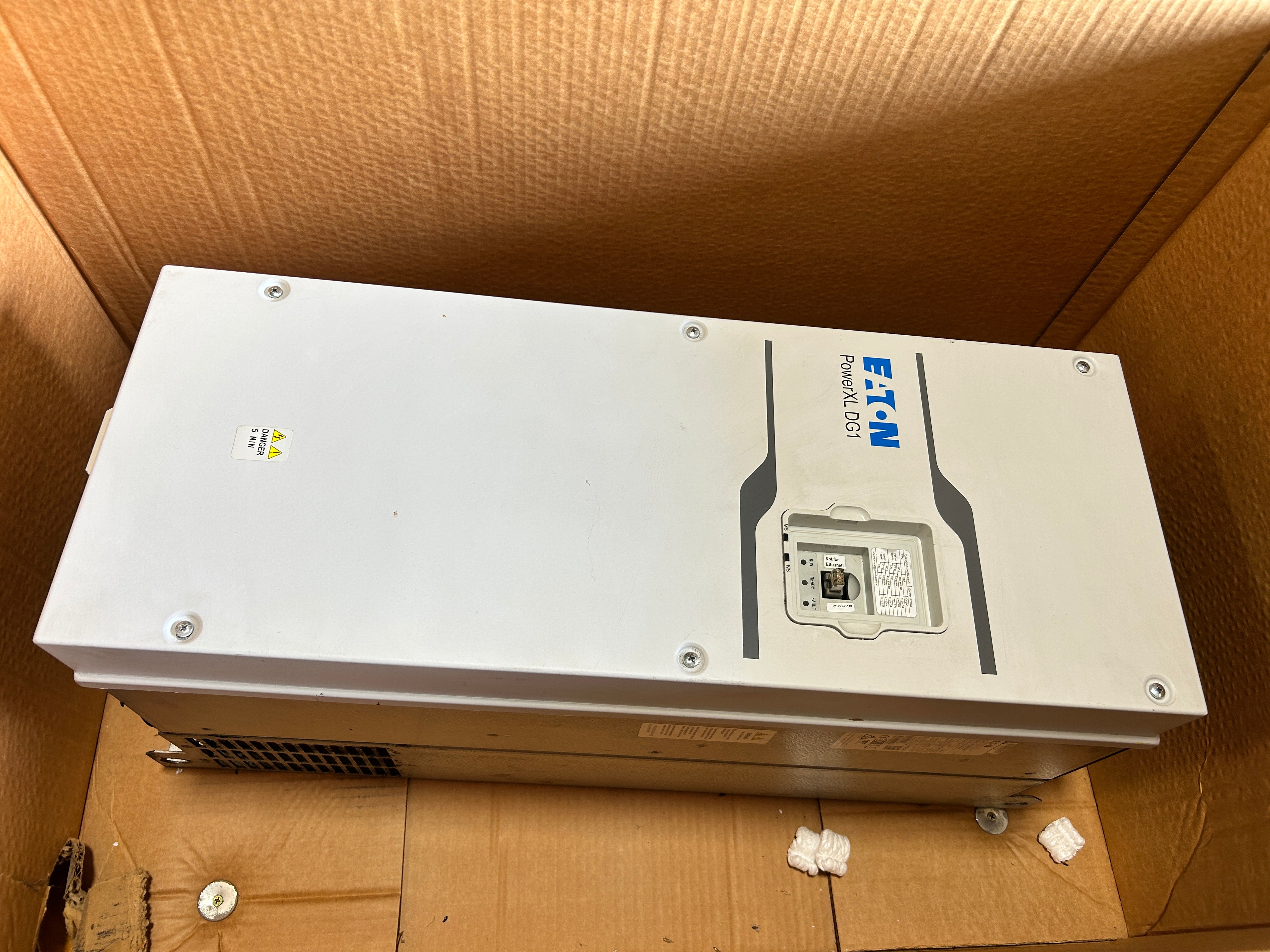 Eaton PowerXL DG1-34140FN-C21C Variable Frequency Drive 100HP 75kW 380-500V