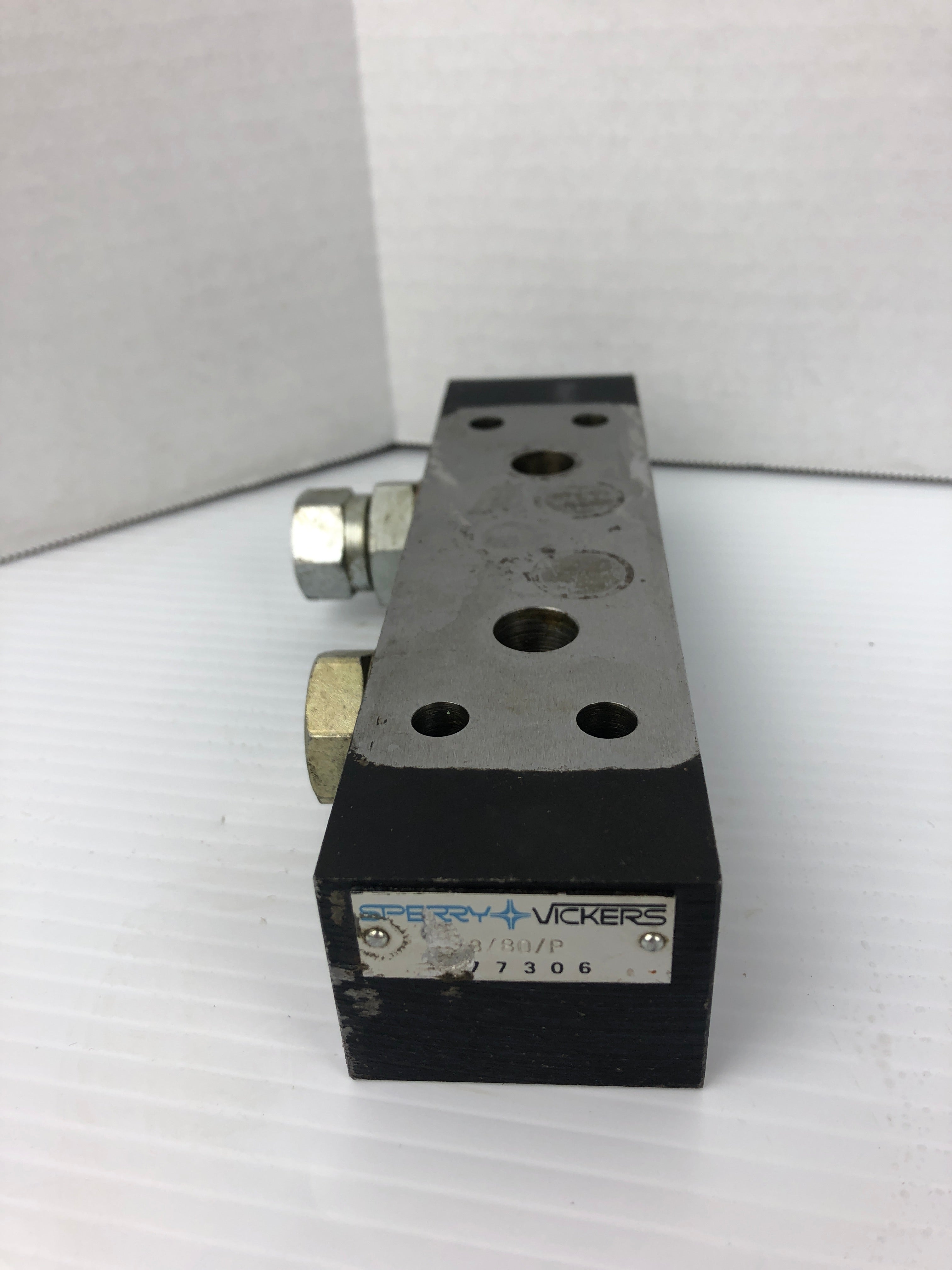 Sperry Vickers 777306 Valve 3/80/P