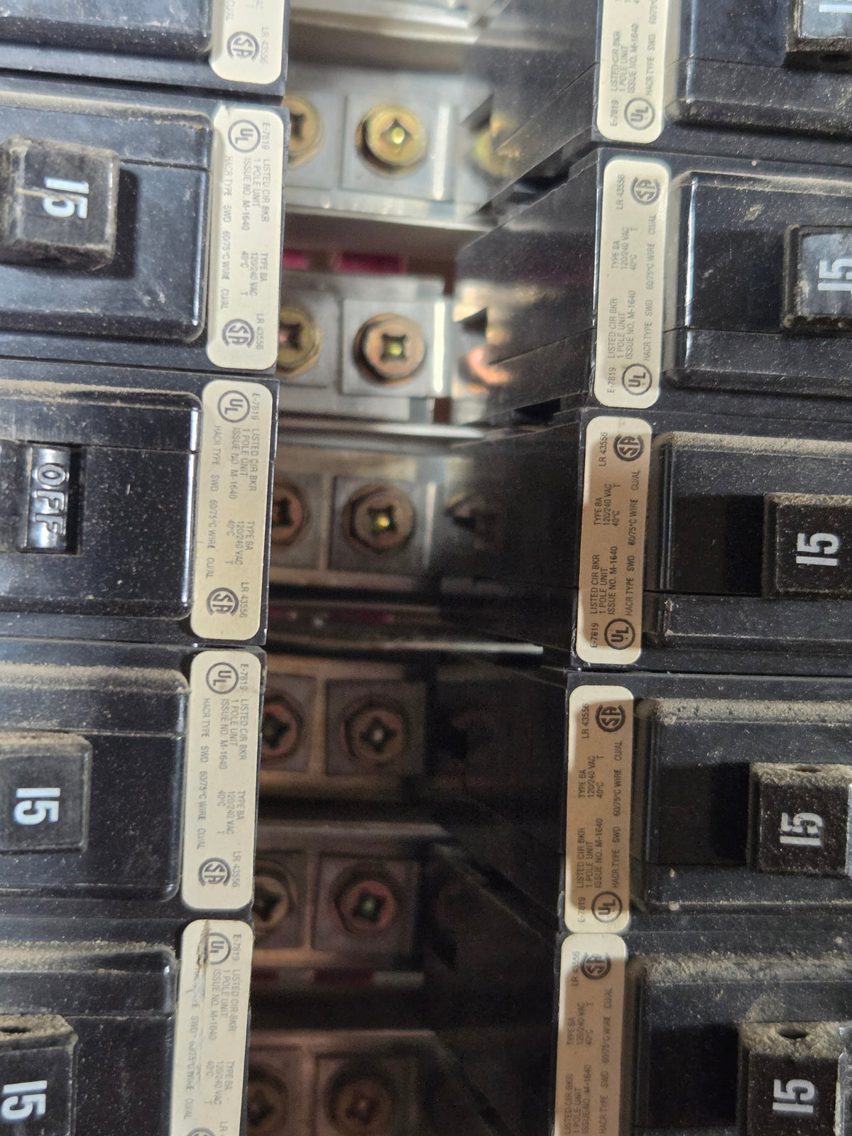 Allen-Bradley Industrial Circuit Breaker Distribution Panel 18 x 15A Breakers