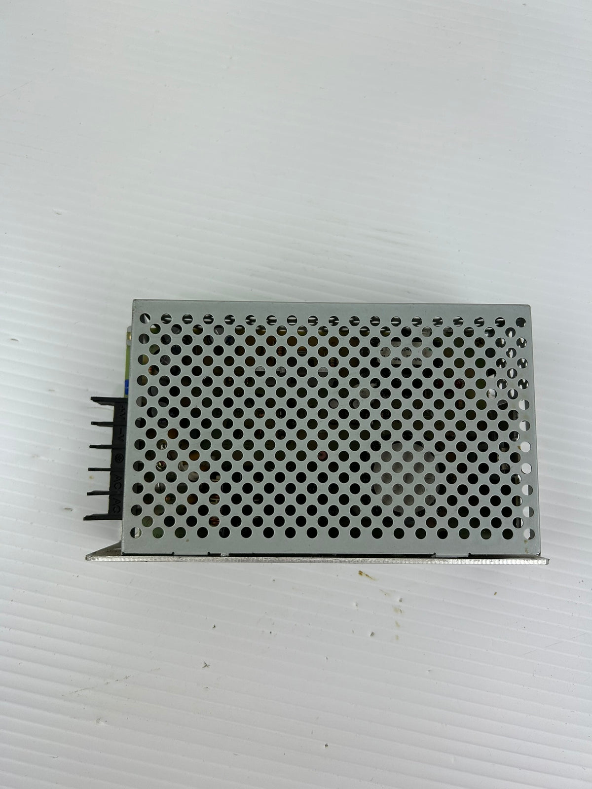 Omron S82J-10024D 100W Power Supply 24VDC 4.5A AC100-240V S82J10024D