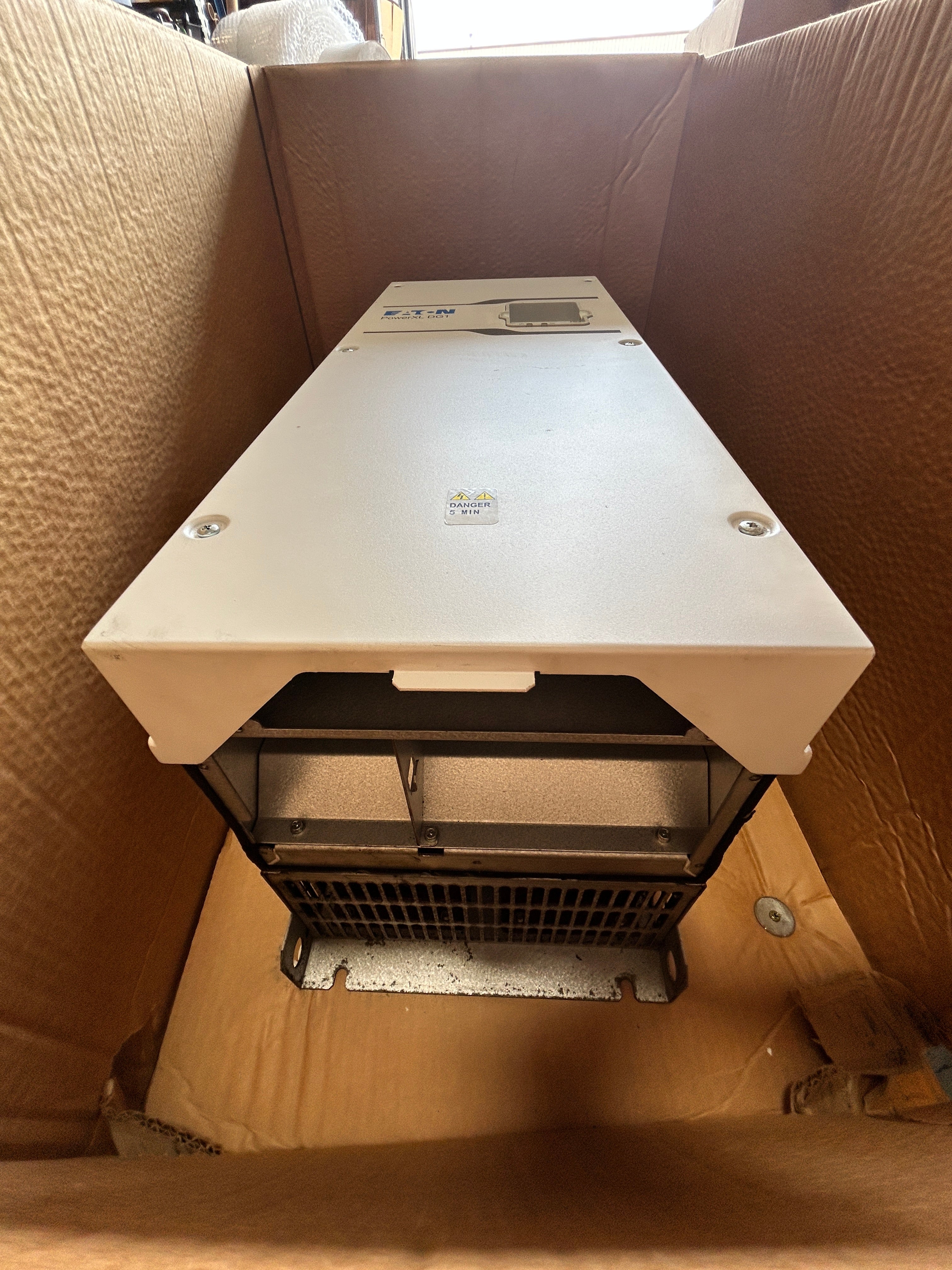 Eaton PowerXL DG1-34140FN-C21C Variable Frequency Drive 100HP 75kW 380-500V