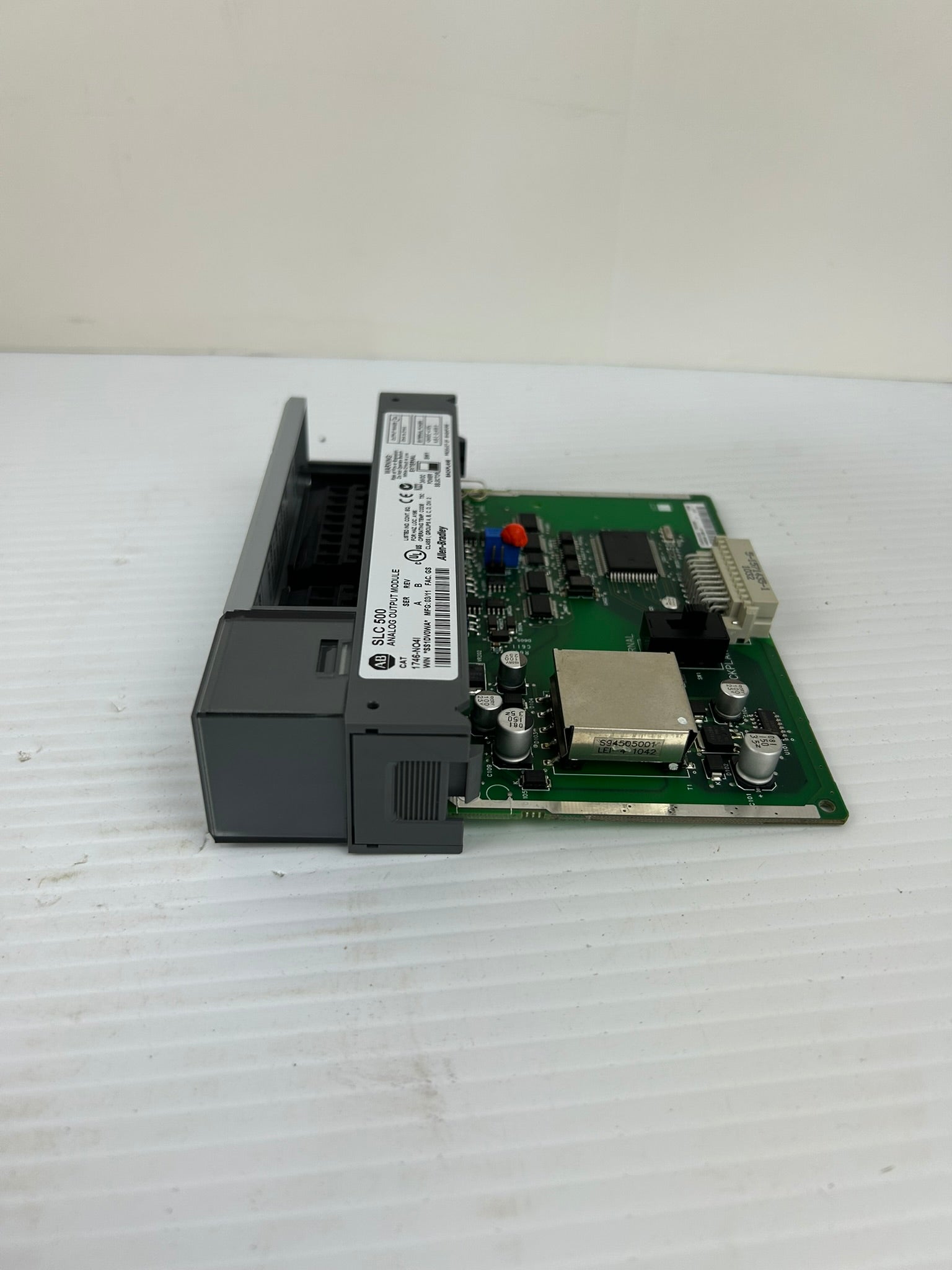 Allen Bradley 1746-NO4I Analog Output Module Series A Rev B SLC500 - US Shipping