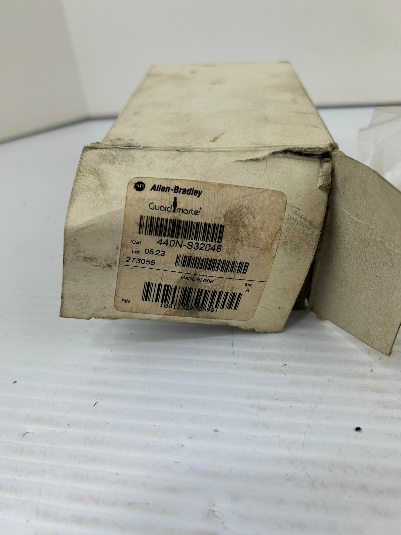 Allen-Bradley 440N-S32046 Guardmaster Sipha Sensors GD2 Safety Switch Series A
