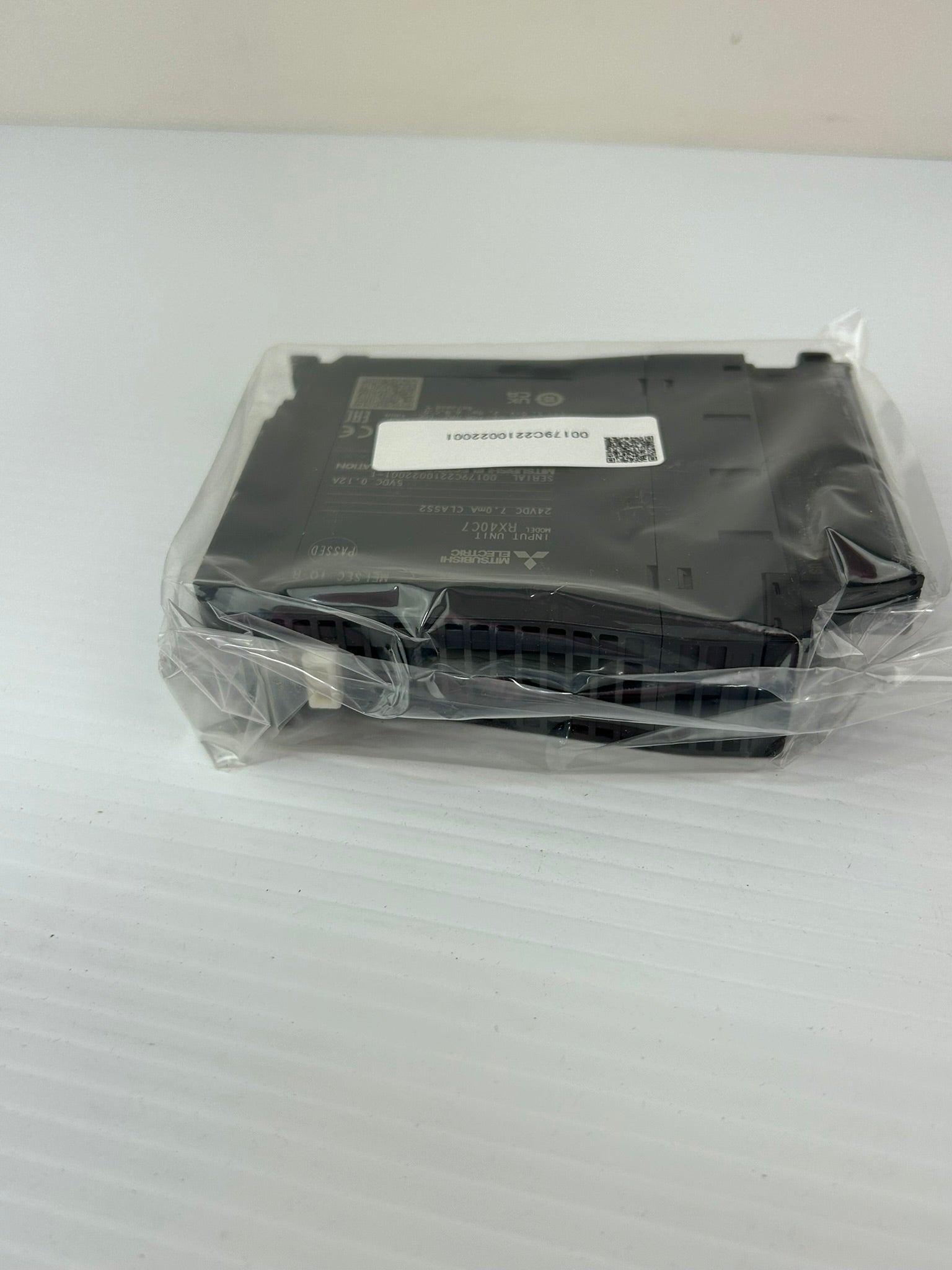 Mitsubishi RX40C7 MELSEC iQ-R PLC DC Input Module 40 Point 24VDC