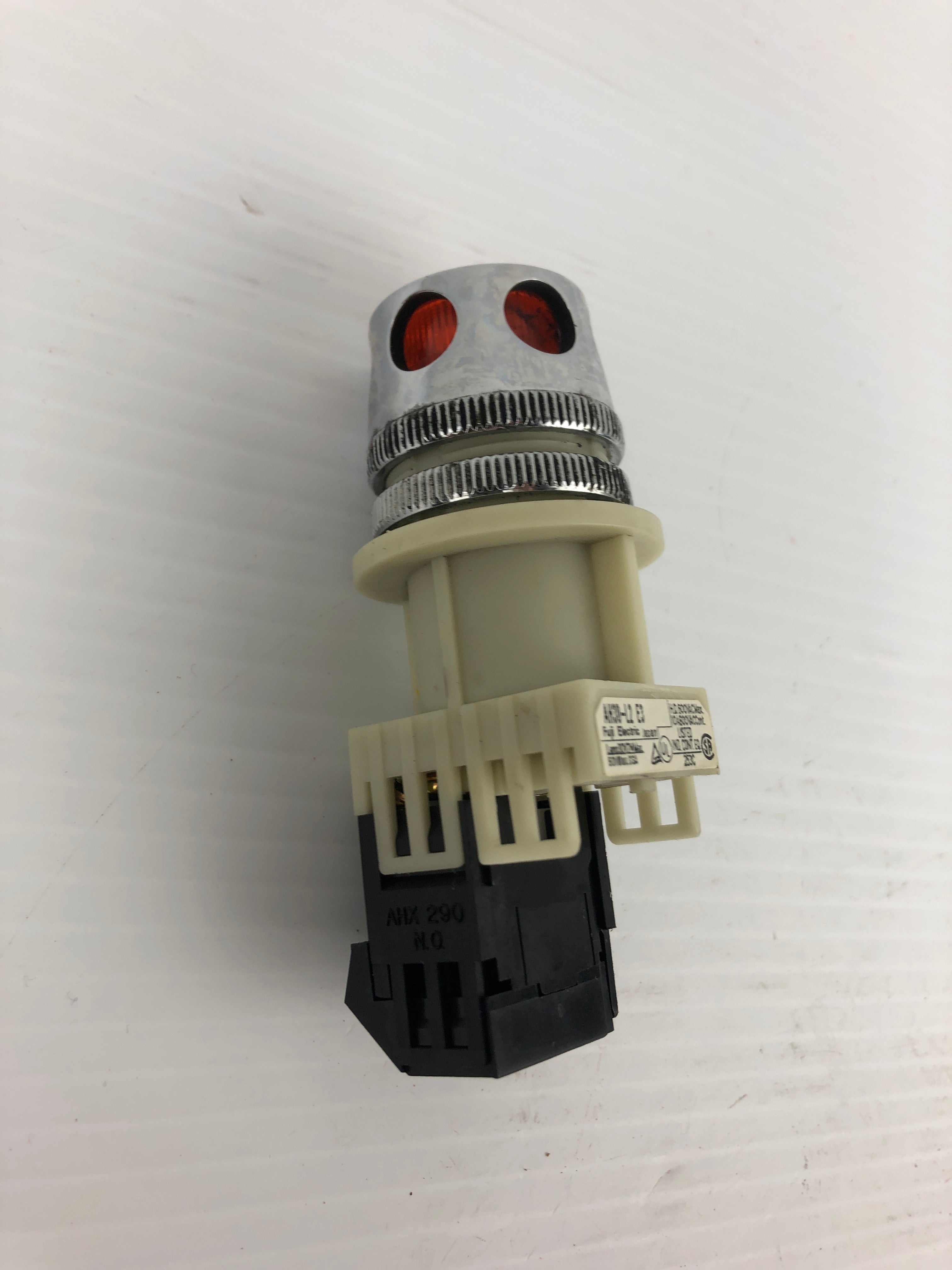 Fuji Electric AH30-L2 E3 Red Push Button