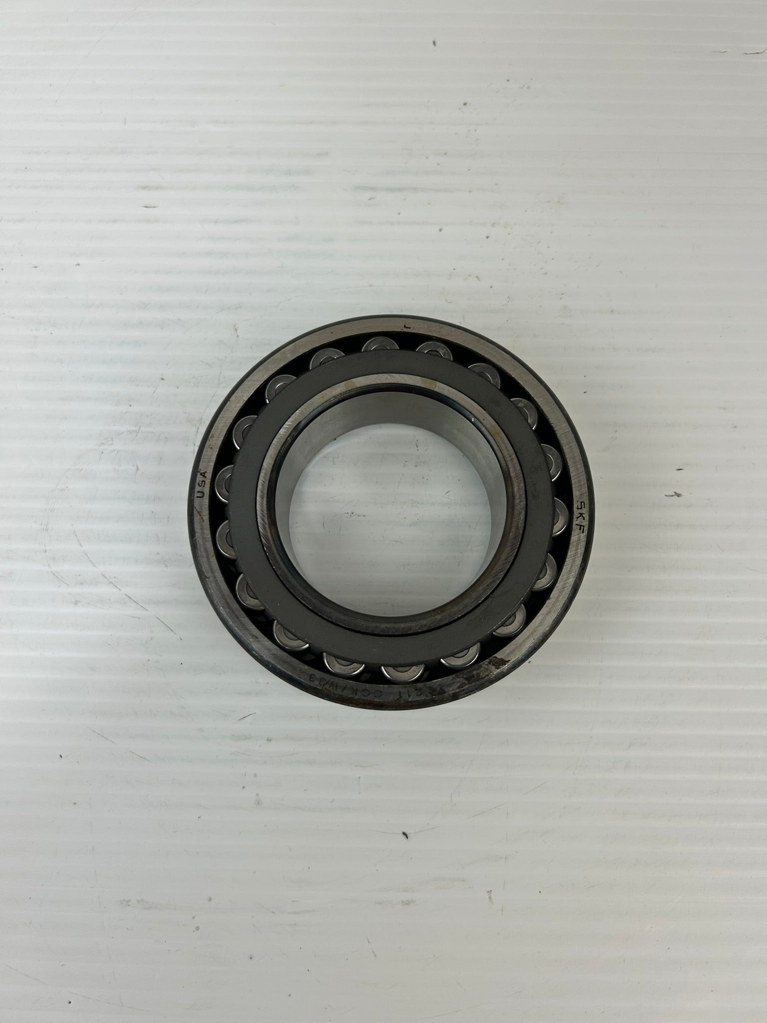 SKF 22211 CCK/W33 Spherical Roller Bearing 22211-CCK-W33 22211CCKW33
