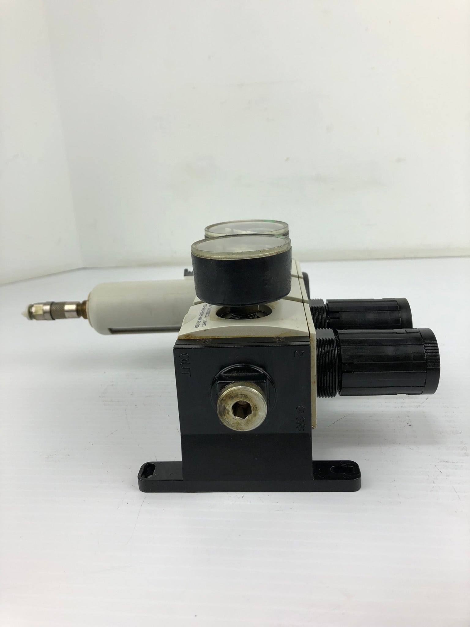 Rexroth Pneumatic Pressure System with Gauges and Lubricator R412006131