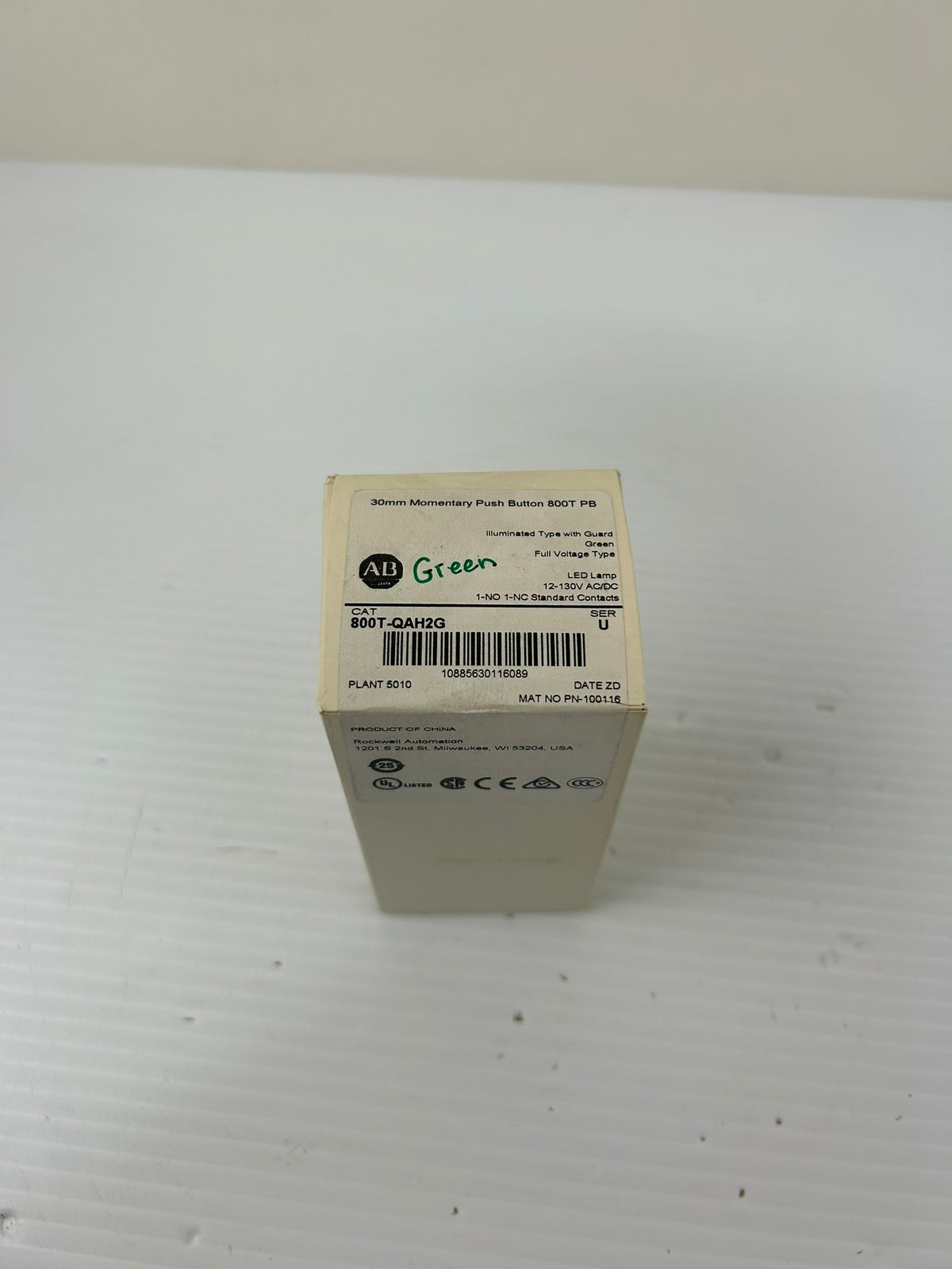 Allen-Bradley 800T-QAH2G Green Illuminated 30mm Momentary Push Button 800T Ser U
