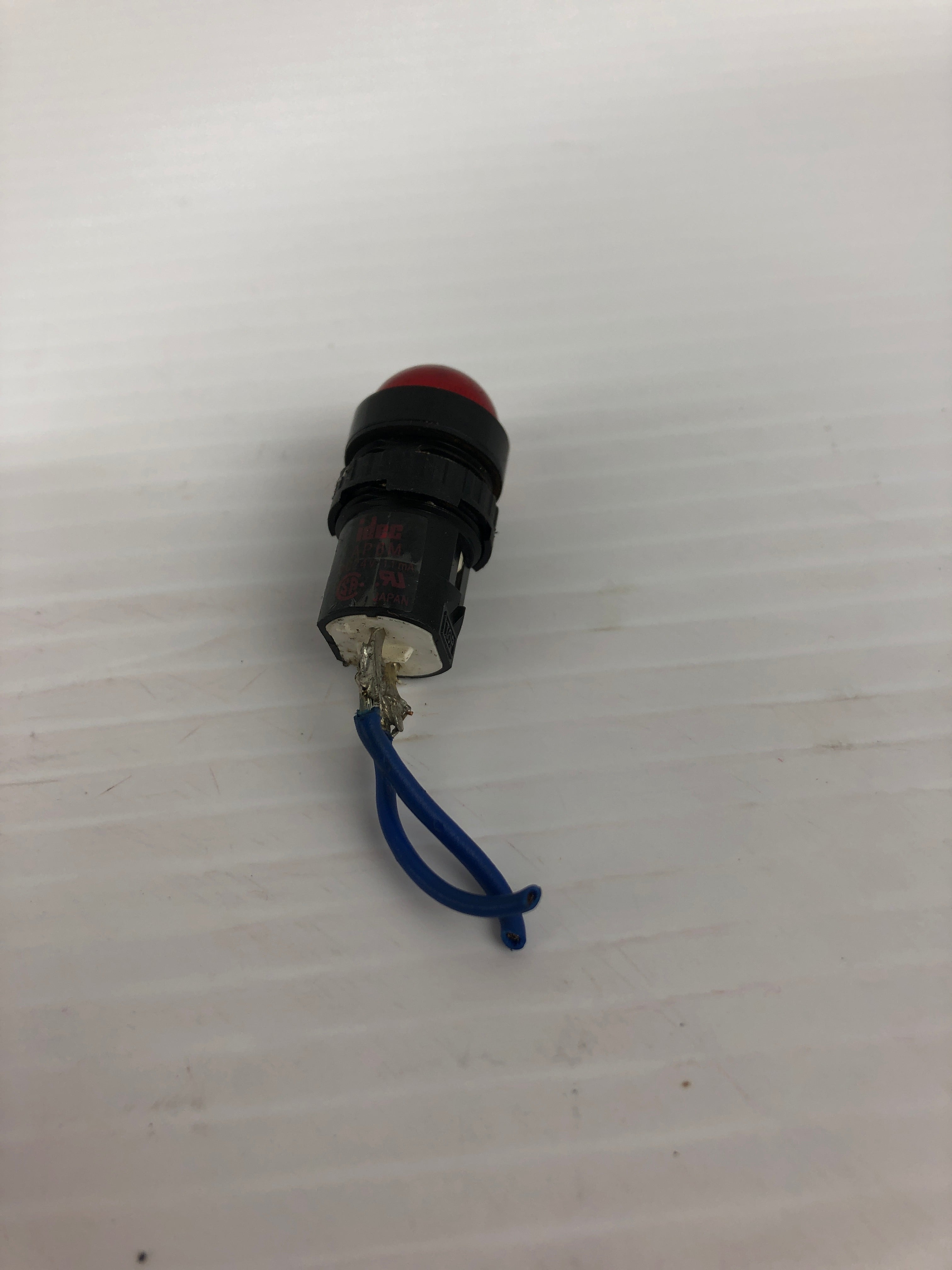 Idec AP6M Red Indicator Light DC24V 11mA