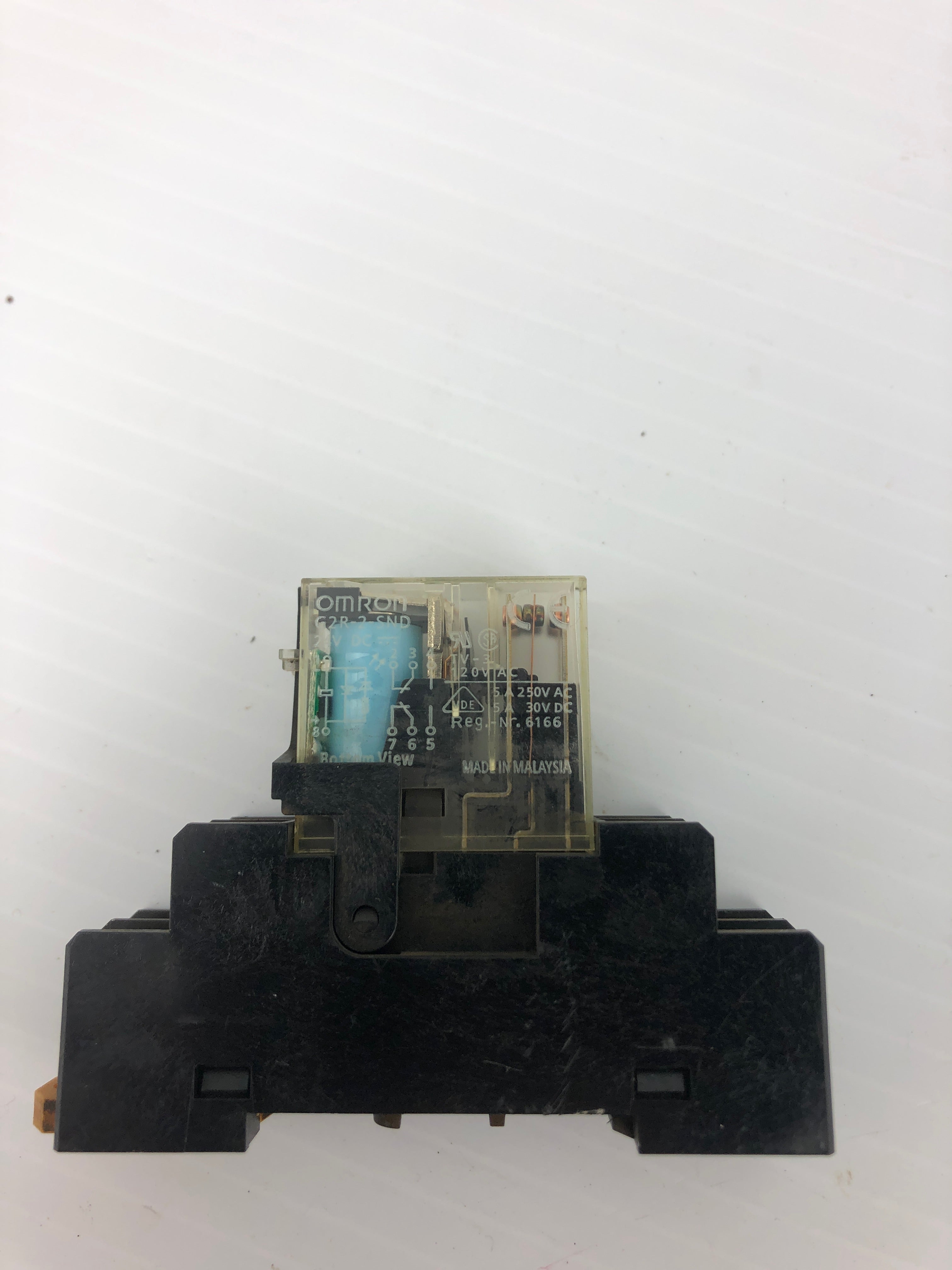 Omron G2R-2-SND Relay 24VDC with Base 13Z5C 250V 5A