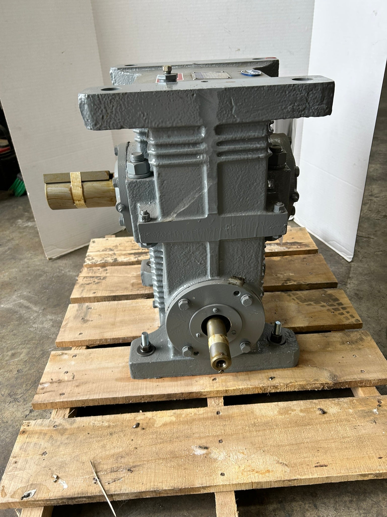 Delroyd E70-S25 Worm Gear Speed Reducer 29.2 HP 8 4/12 to 1 Ratio 1 SF 210 RPM
