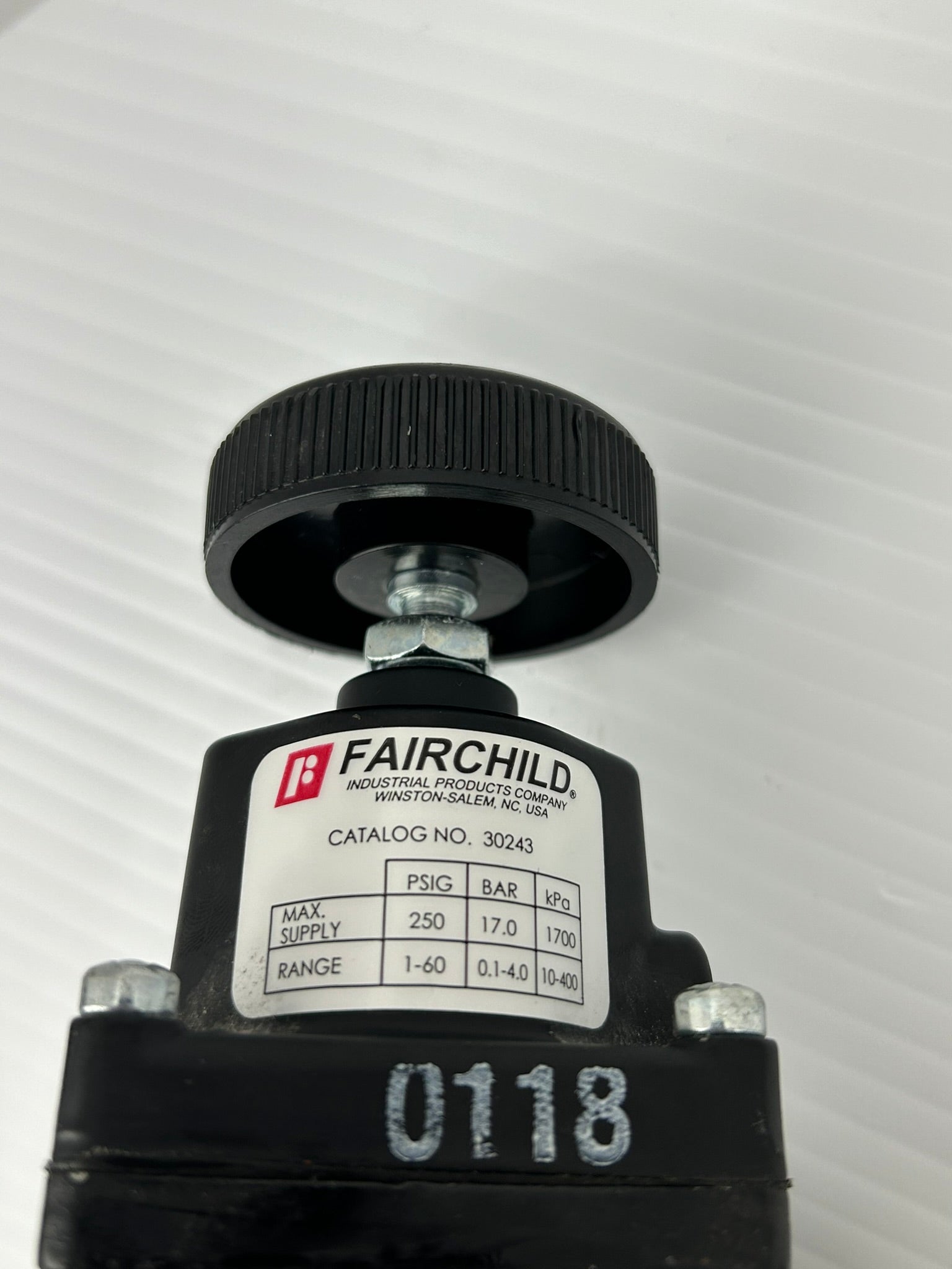 Fairchild 30243 Regulator 250 PSIG 17.0 bar with Norgren Gauge 0-160 PSI