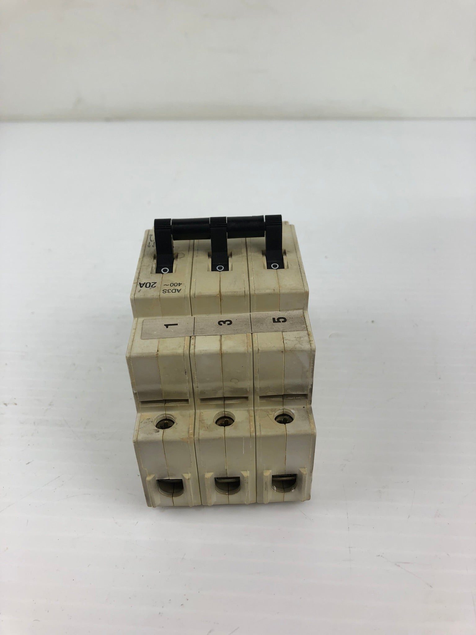 Heinemann AD3S-A8-LI-DN-H-AD Circuit Breaker 3 Pole AD3S-Y11-1 3HAC0870-1
