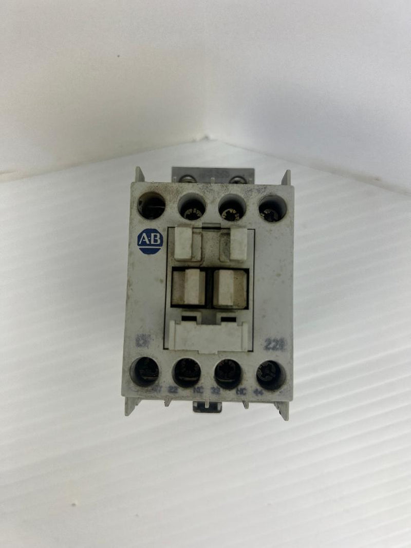 Allen-Bradley 700-CF220* Control Relay Ser. A 690V 20A 3PH 6kV