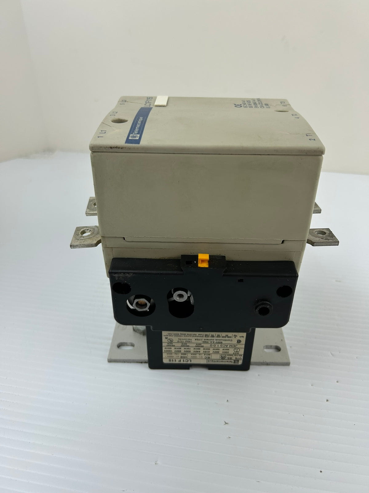 Telemecanique LC1F115 600VAC 3 Pole Contactor w/ LA1DN04 110V Coil