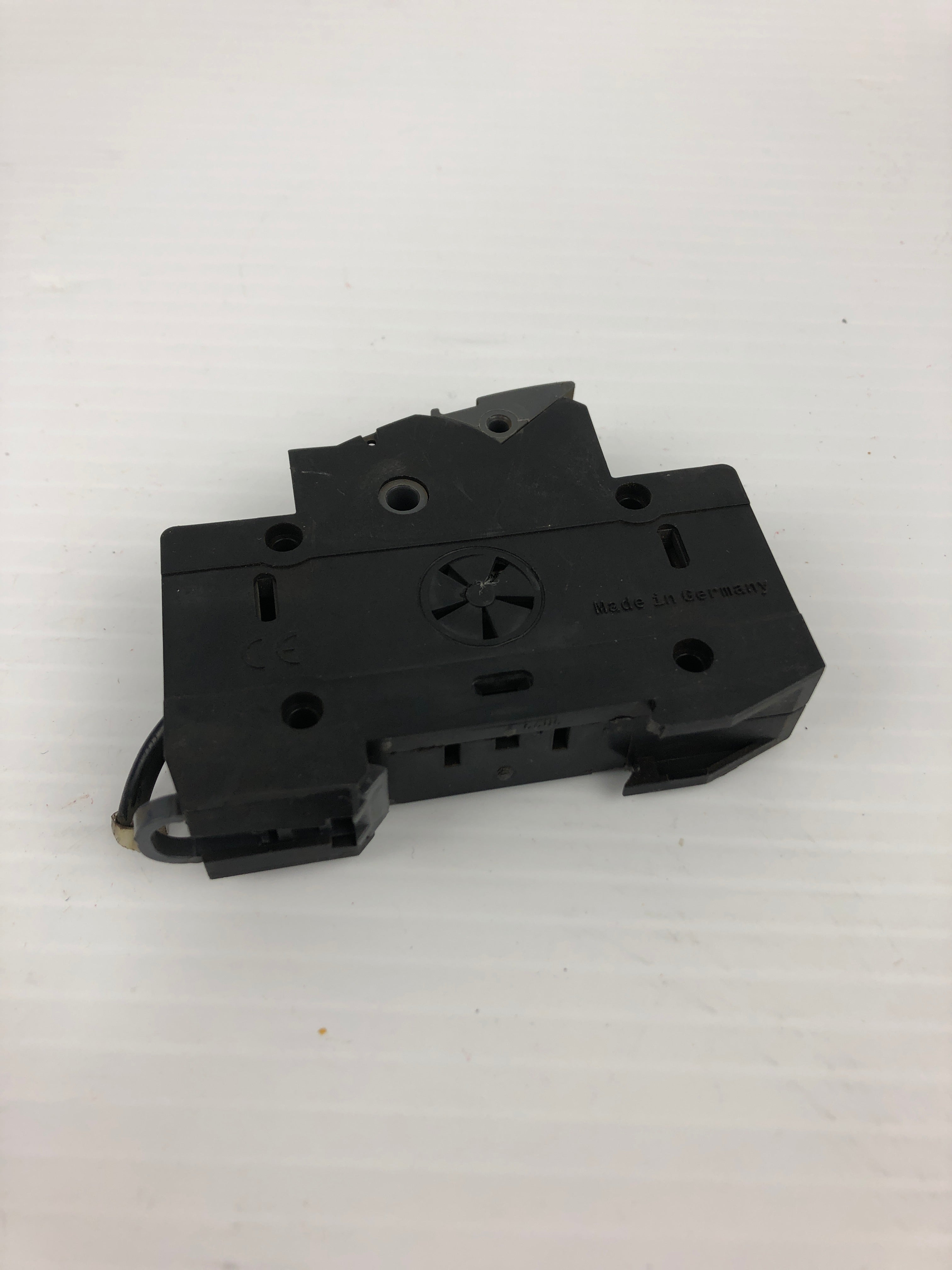 Phoenix Contact UK 10,3-HESILED N Circuit Breaker Protector AC-22B 32A