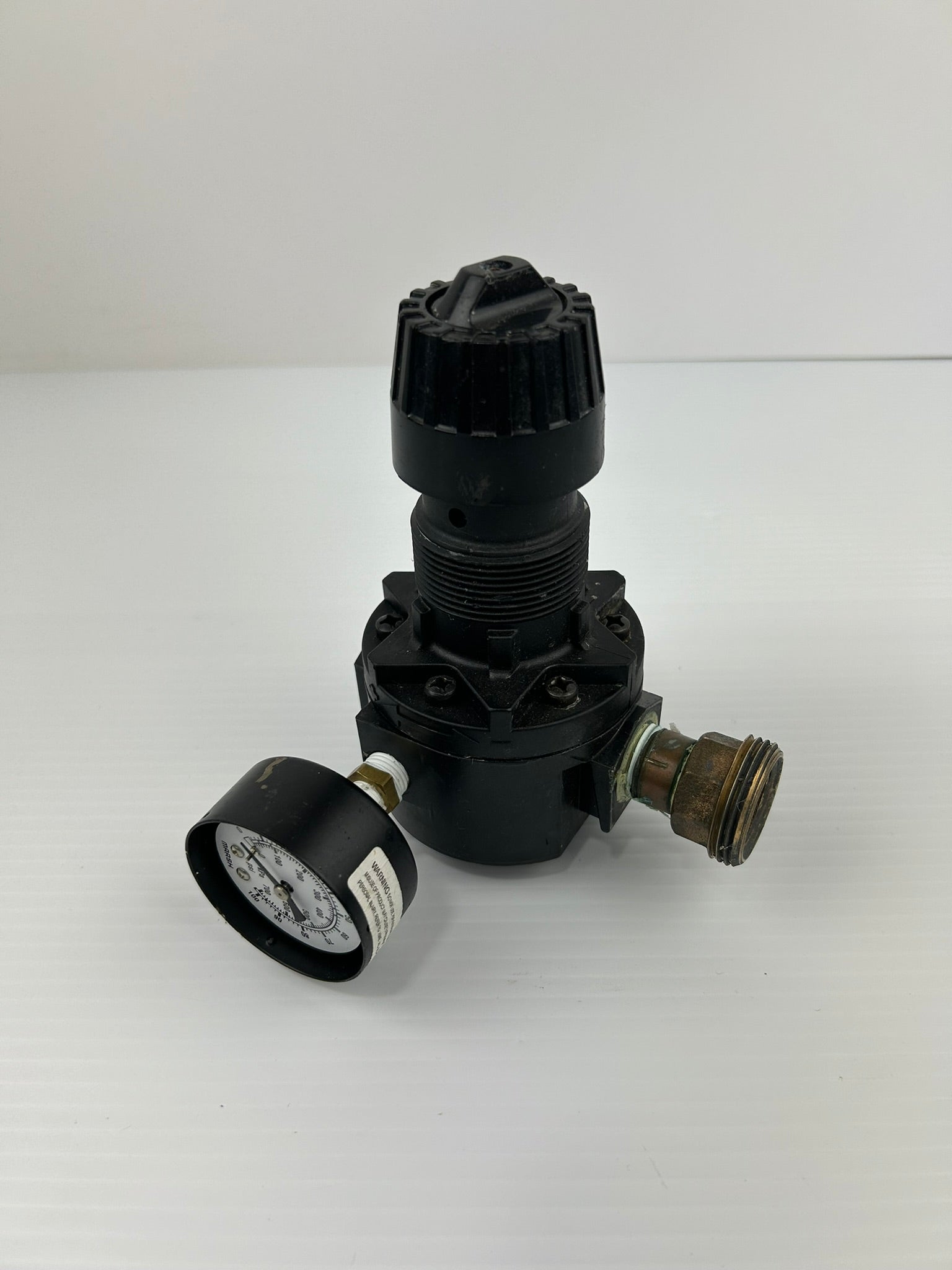 Wilkerson R26-04-000 Pneumatic Regulator 300 PSIG Max. 0-100 PSI