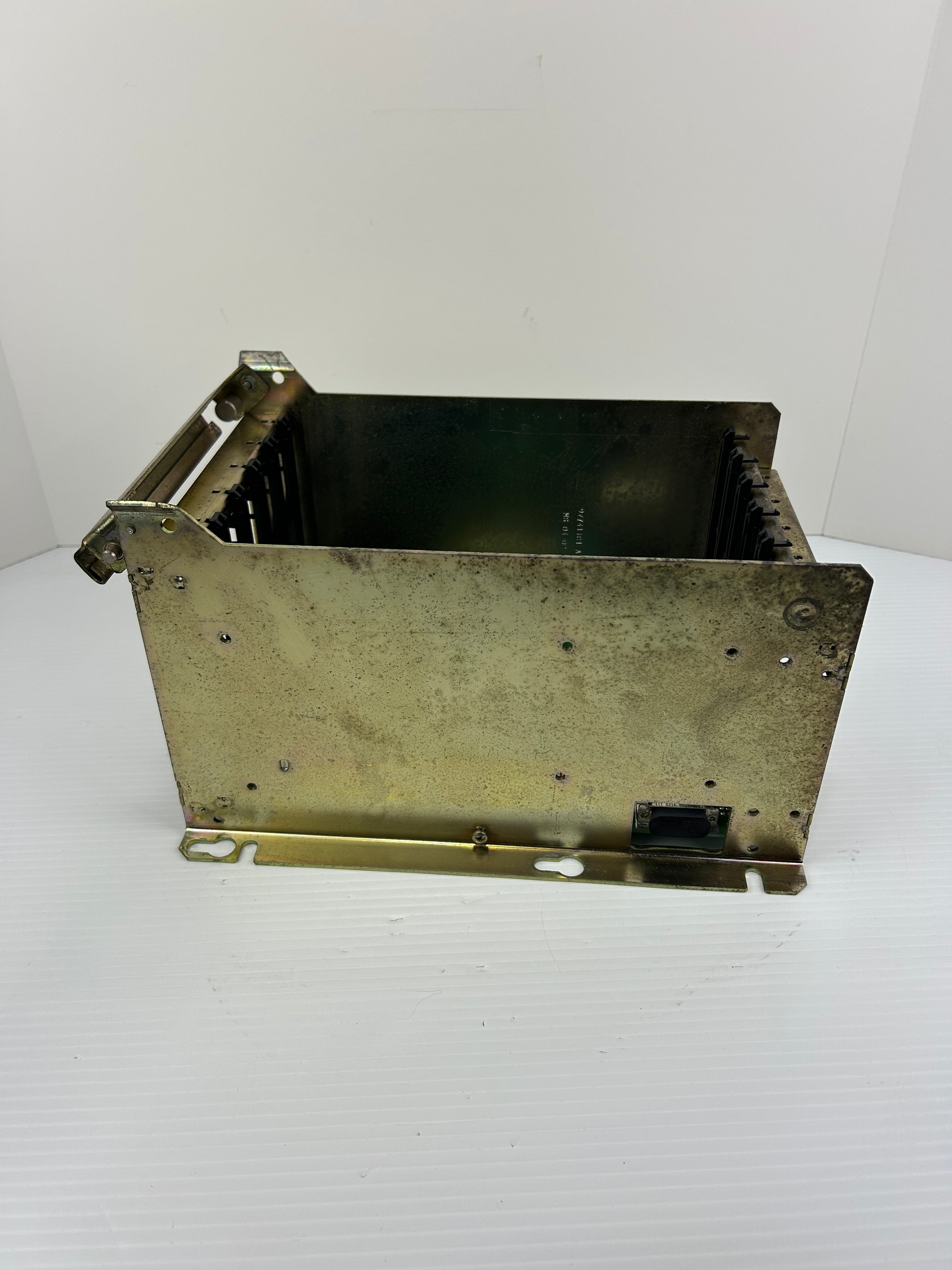 Allen-Bradley 1771-A1B 4-Slot I/O PLC Chassis Series B 1771-A1B/B