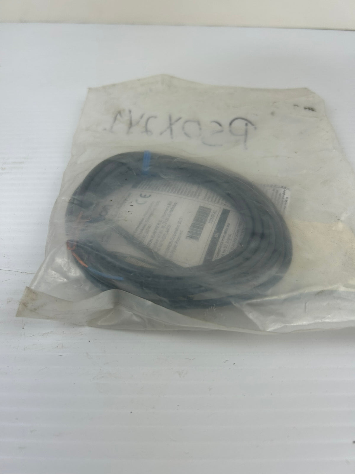 OMRON E2E-X2Y1 2M Proximity Sensor M12 2mm AC 2-Wire NO 24-240VAC