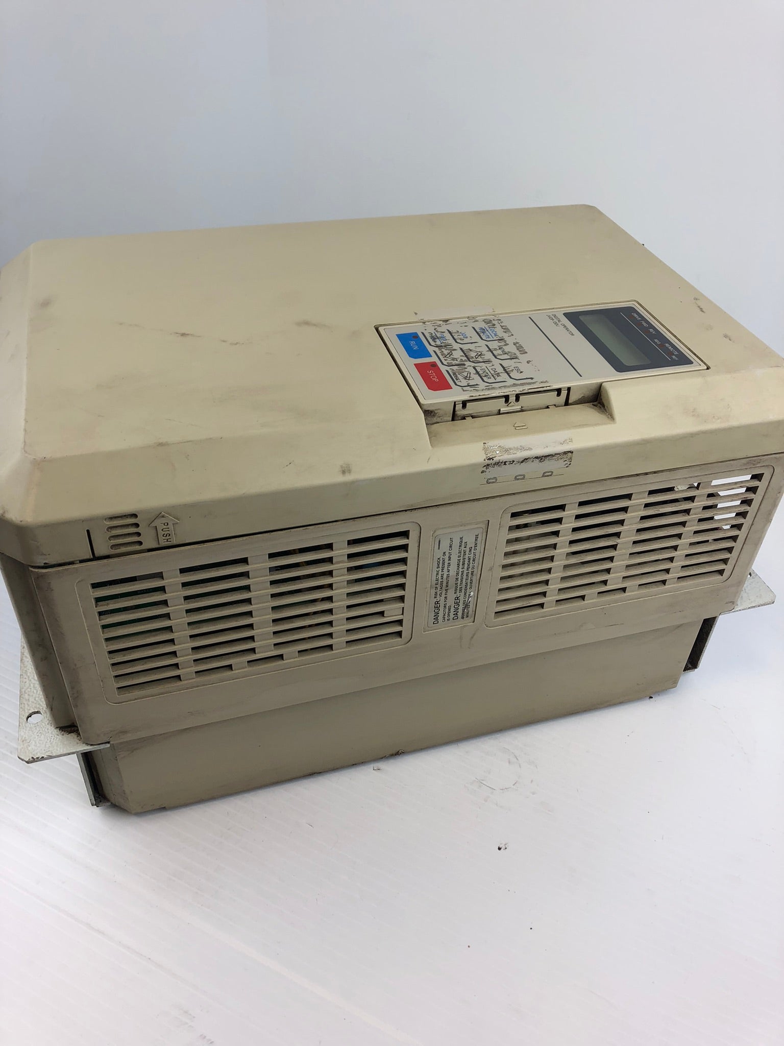 Yaskawa CIMR-G5U2015 Motor Speed Control Inverter AC Drive 3 Phase