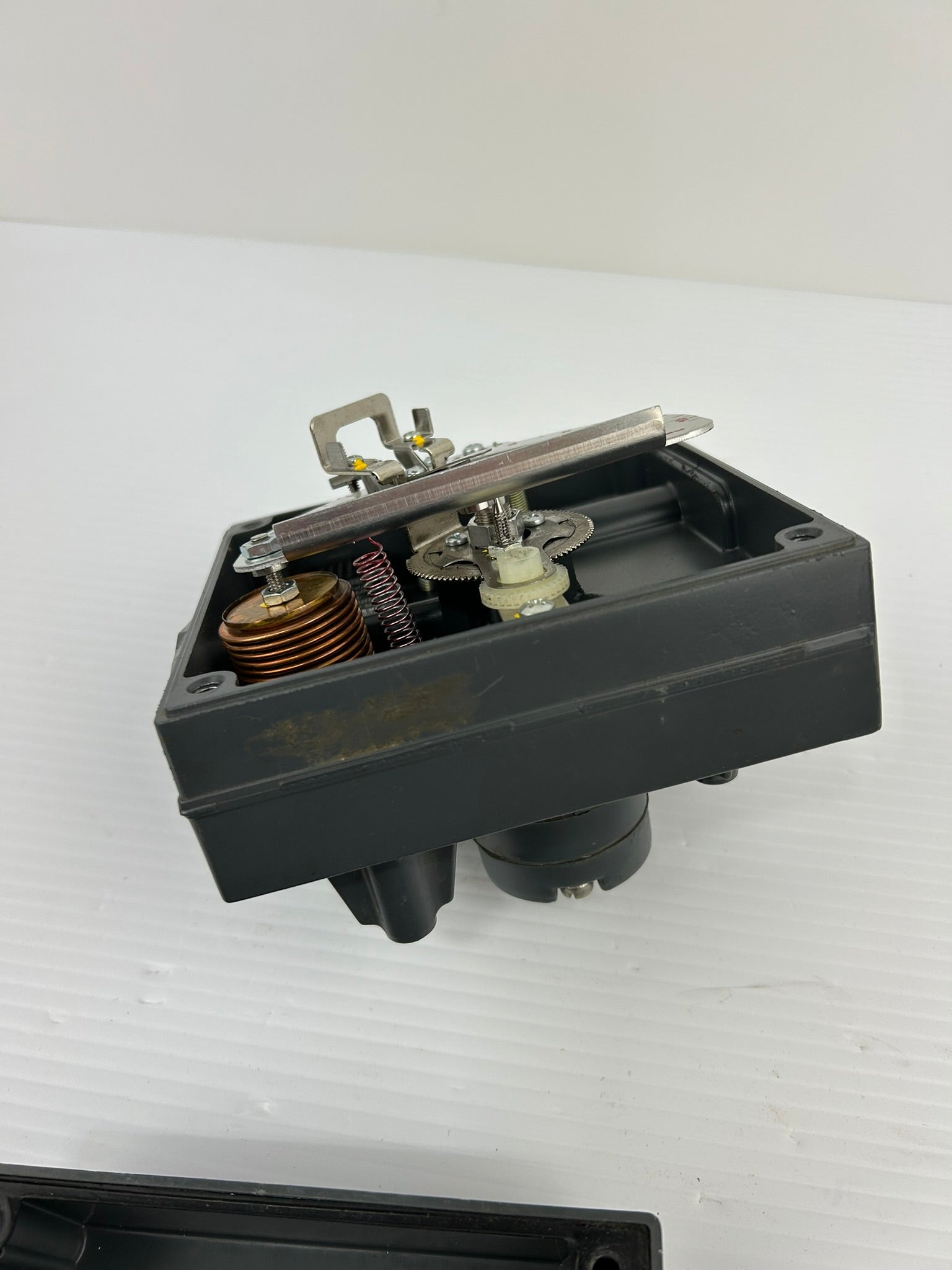 Fisher 3582A Pneumatic Valve Positioner Input 3 to 15 PSIG