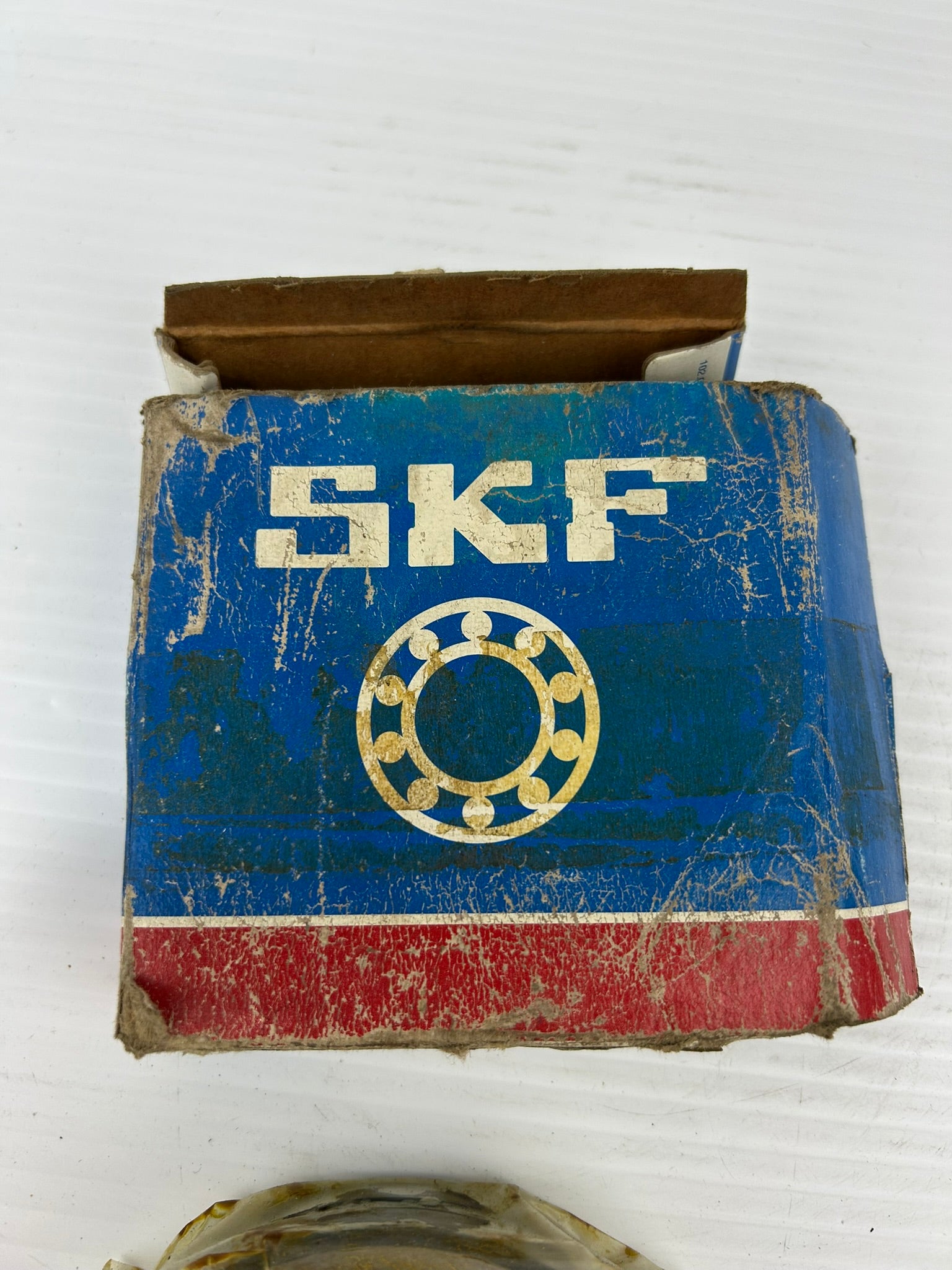 SKF 22211 CCKJ/W33 Spherical Roller Bearing 22211-CCKJ-W33 22211CCKJW33