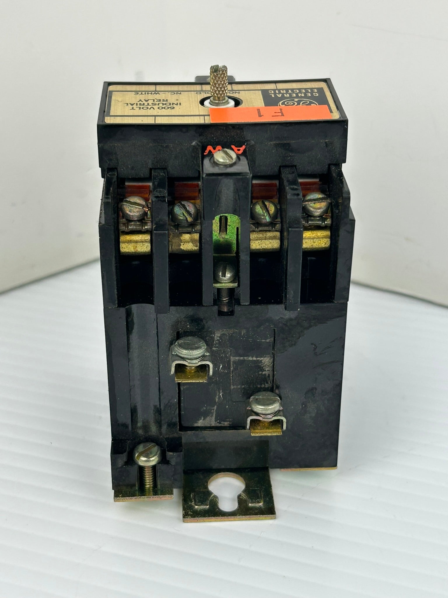 General Electric CR120B 000** Industrial Relay Series A 600V