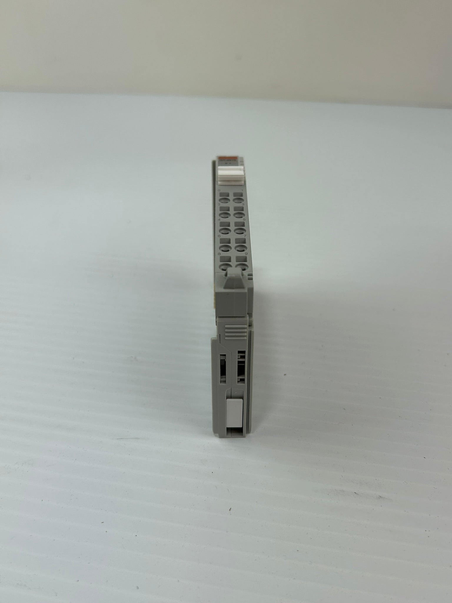 CREVIS GT-2618 FnIO-G 8 Channels Digital Output Module 24VDC 2A Sink Type Rev 1