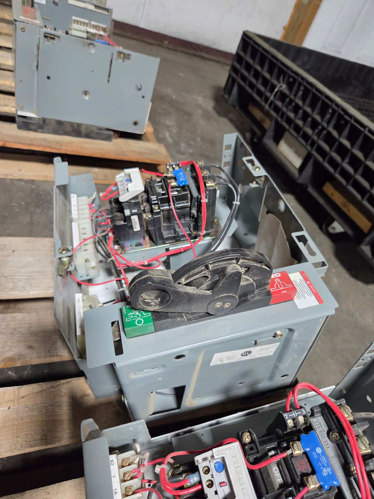 Allen-Bradley MCC Bucket 2113B 3.0HP Size 1 FVNR 3PH 480V 15A Breaker - No Door