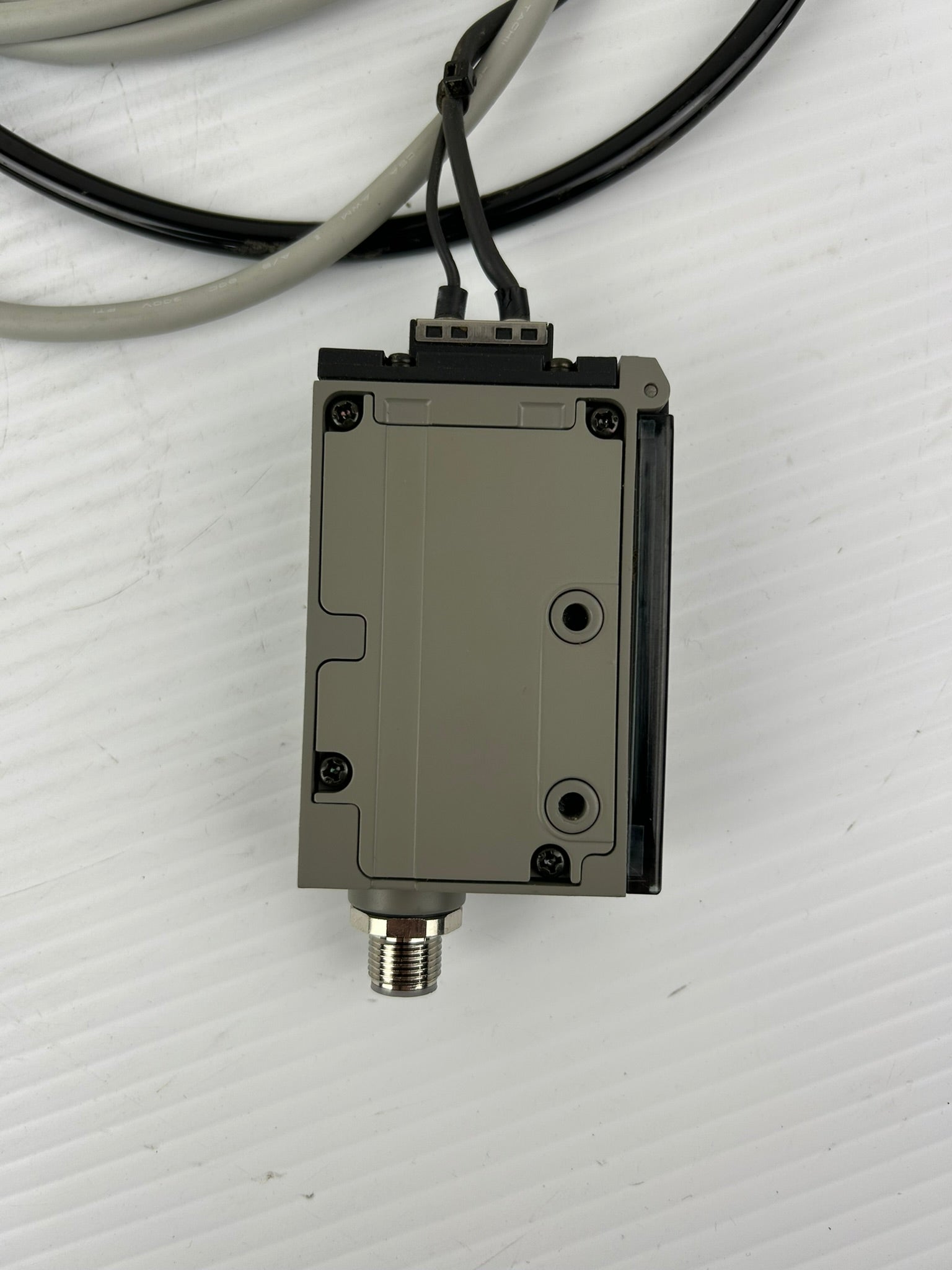 Omron E3MC-X11 LED Full Color Sensor E3MCX11 - Black Sensor Lens Broken