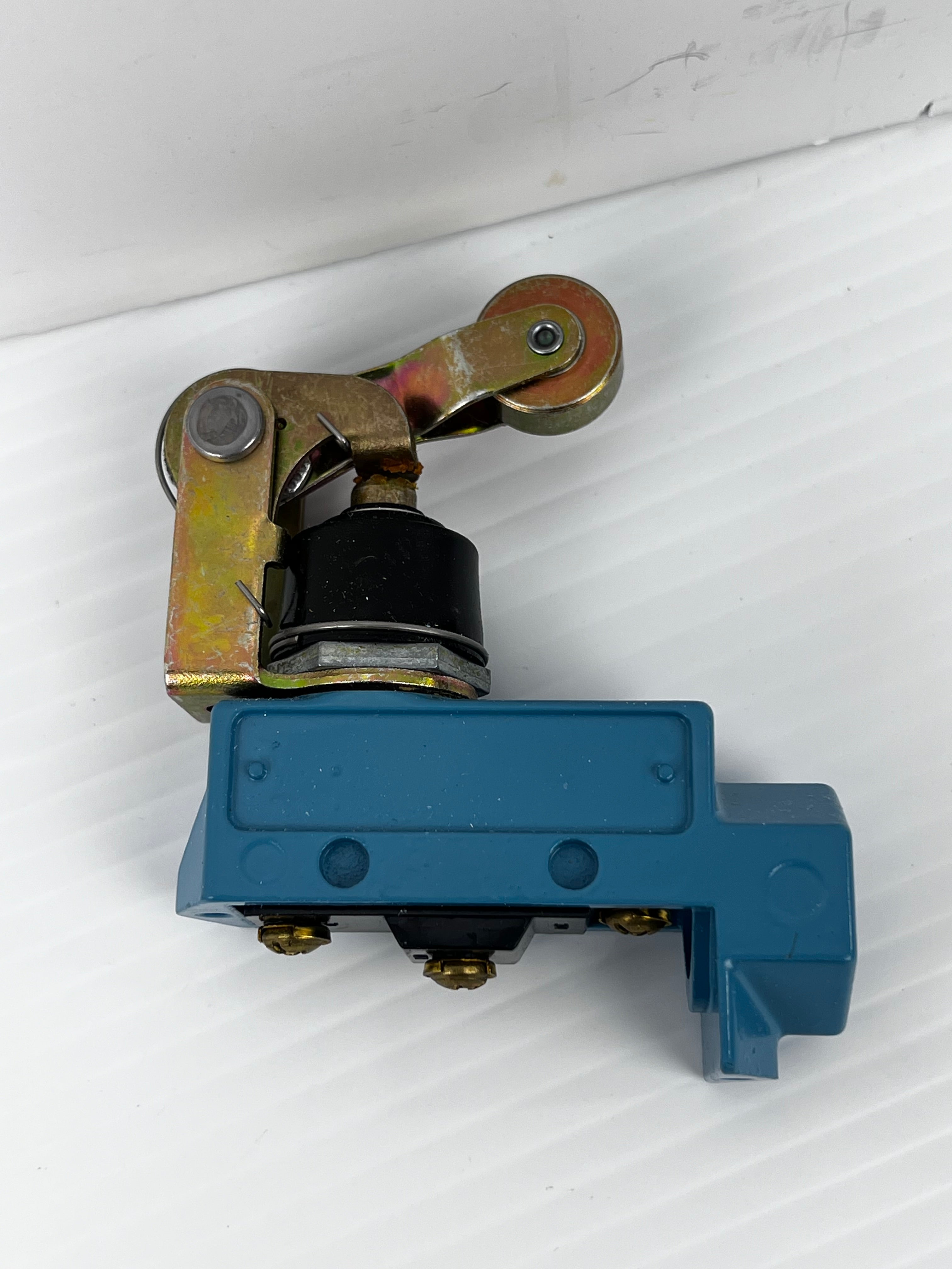Honeywell BZV6-2RN2 Micro Switch
