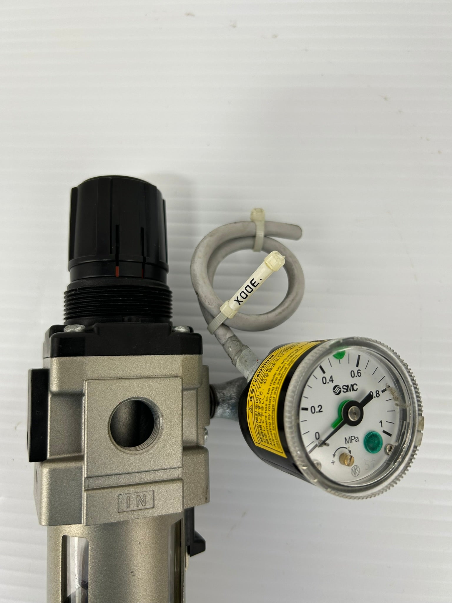 SMC AW30K-03D-X2384 Filter Regulator with SMC GP46-10-02L5-SC-2-Q Gauge
