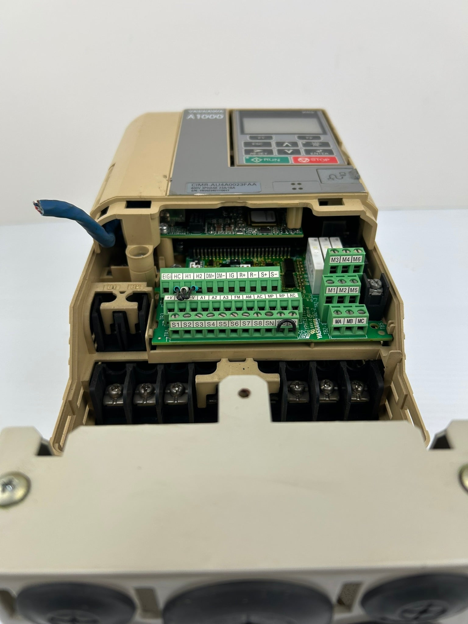 Yaskawa Electric CIMR-AU4A0023FAA Industrial AC Drive Rev E