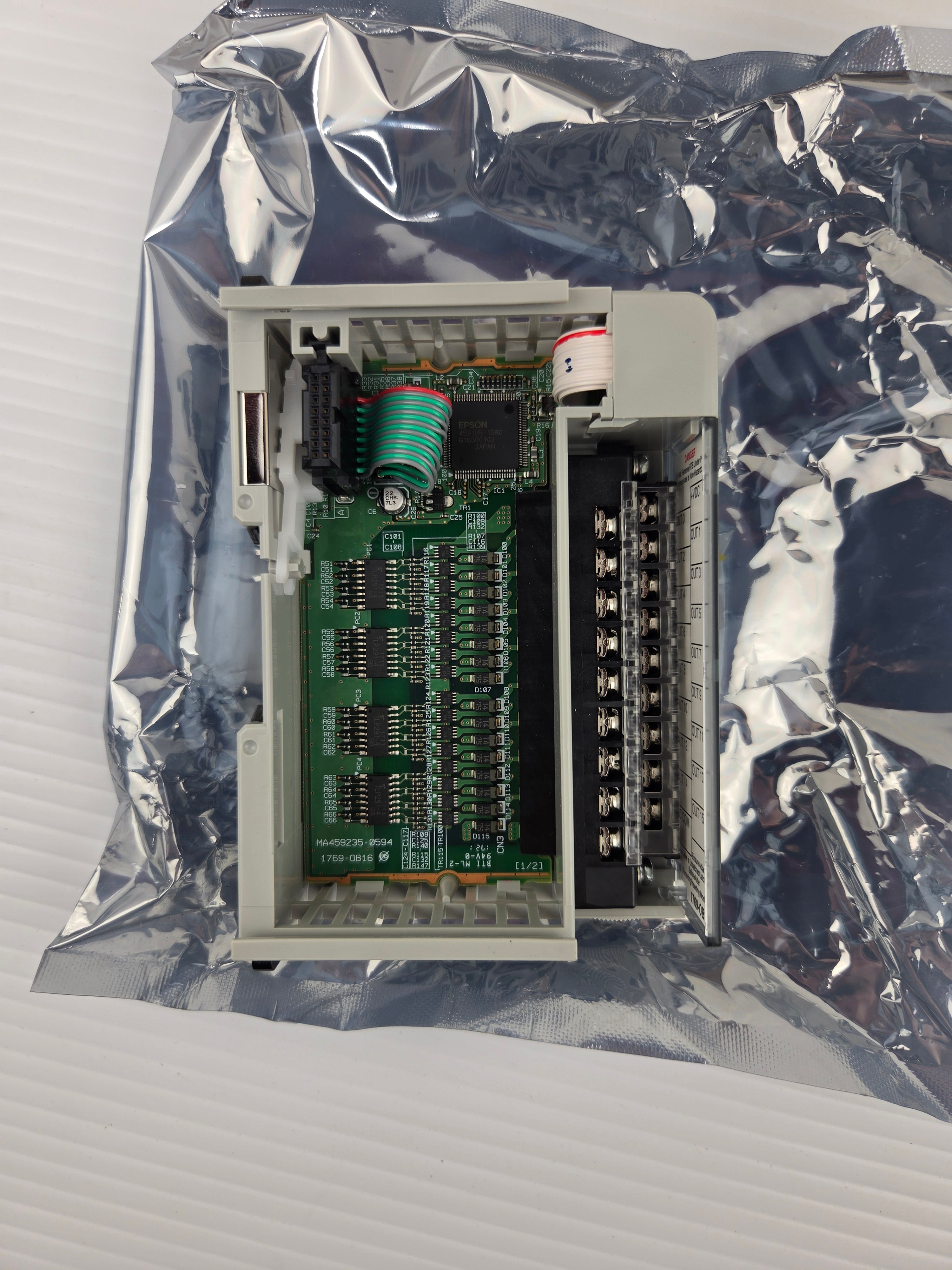 Allen-Bradley 1769-OB16 Compact I/O DC Output 16 Pt 24VDC PLC Module Ser B 3.1FW