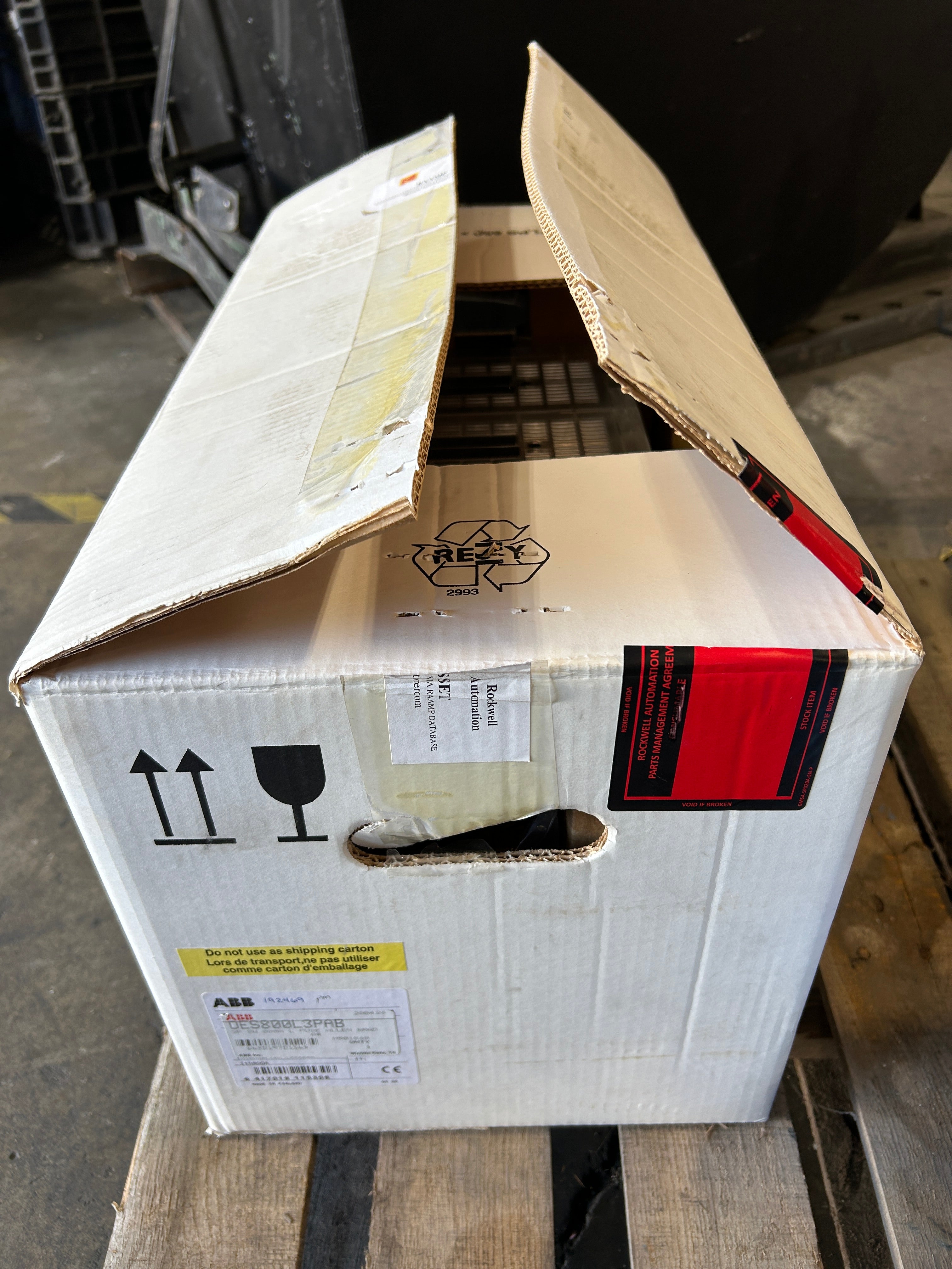 ABB OES800L3 Fusible Disconnect Switch 3P 800A 600VAC 3PH OES800L3PAB