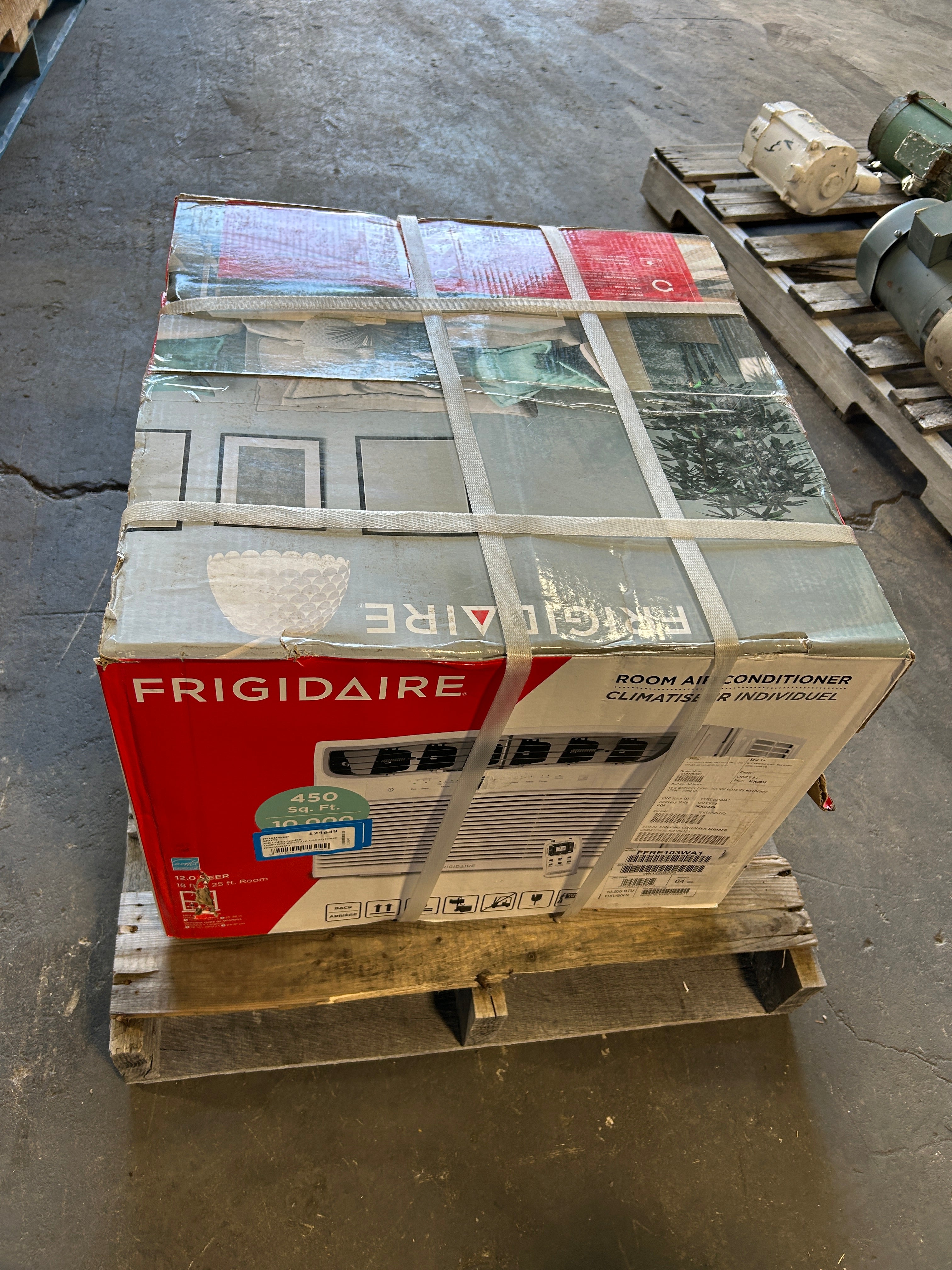 Frigidaire Window Room Air Conditioner 450 Sq.Ft. 10000BTU 115V White FFRE103WA1