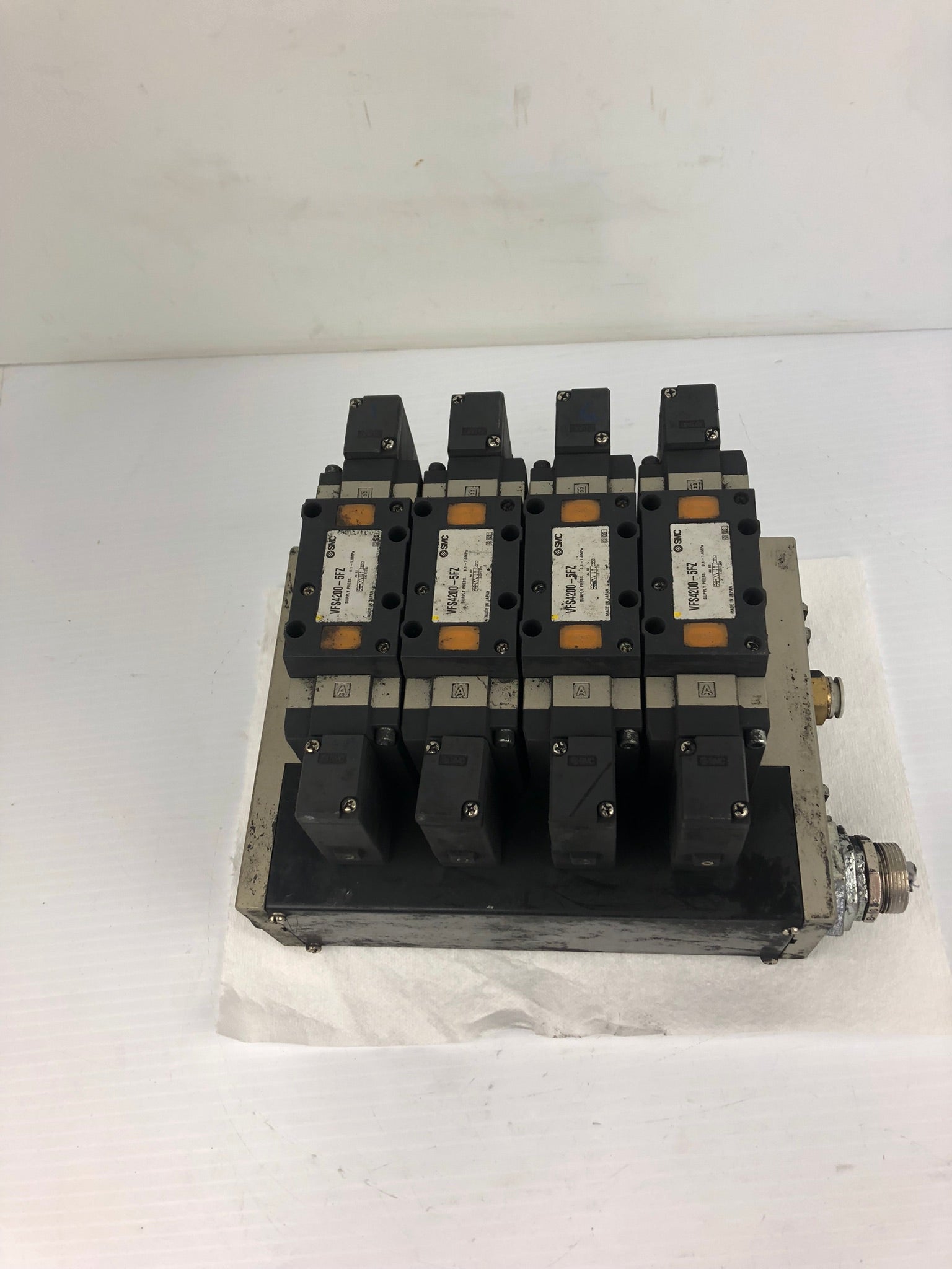 SMC VFS4200-5FZ Solenoid Valve with Base - 4 Valves