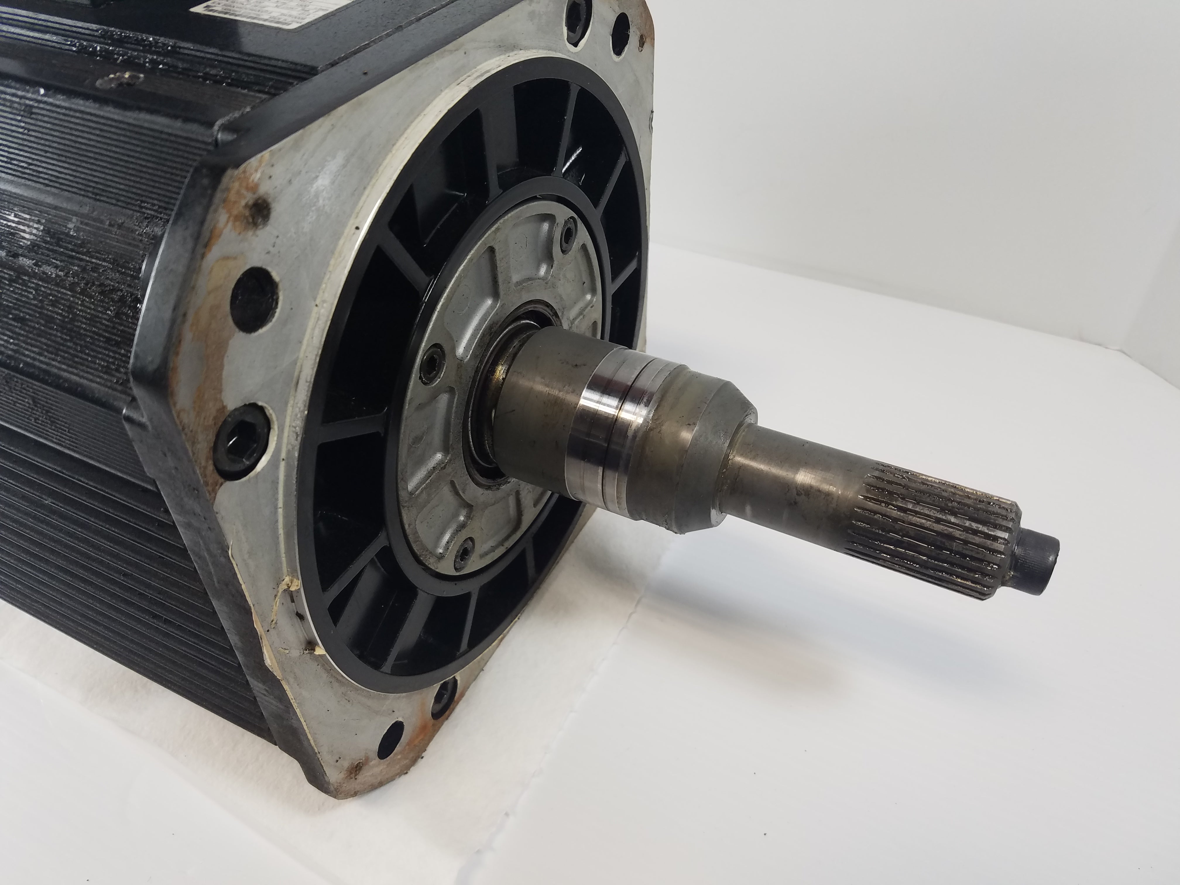 Yaskawa SGMDH-45A2B-YR14 AC Servo Motor 4500W 1500r/min