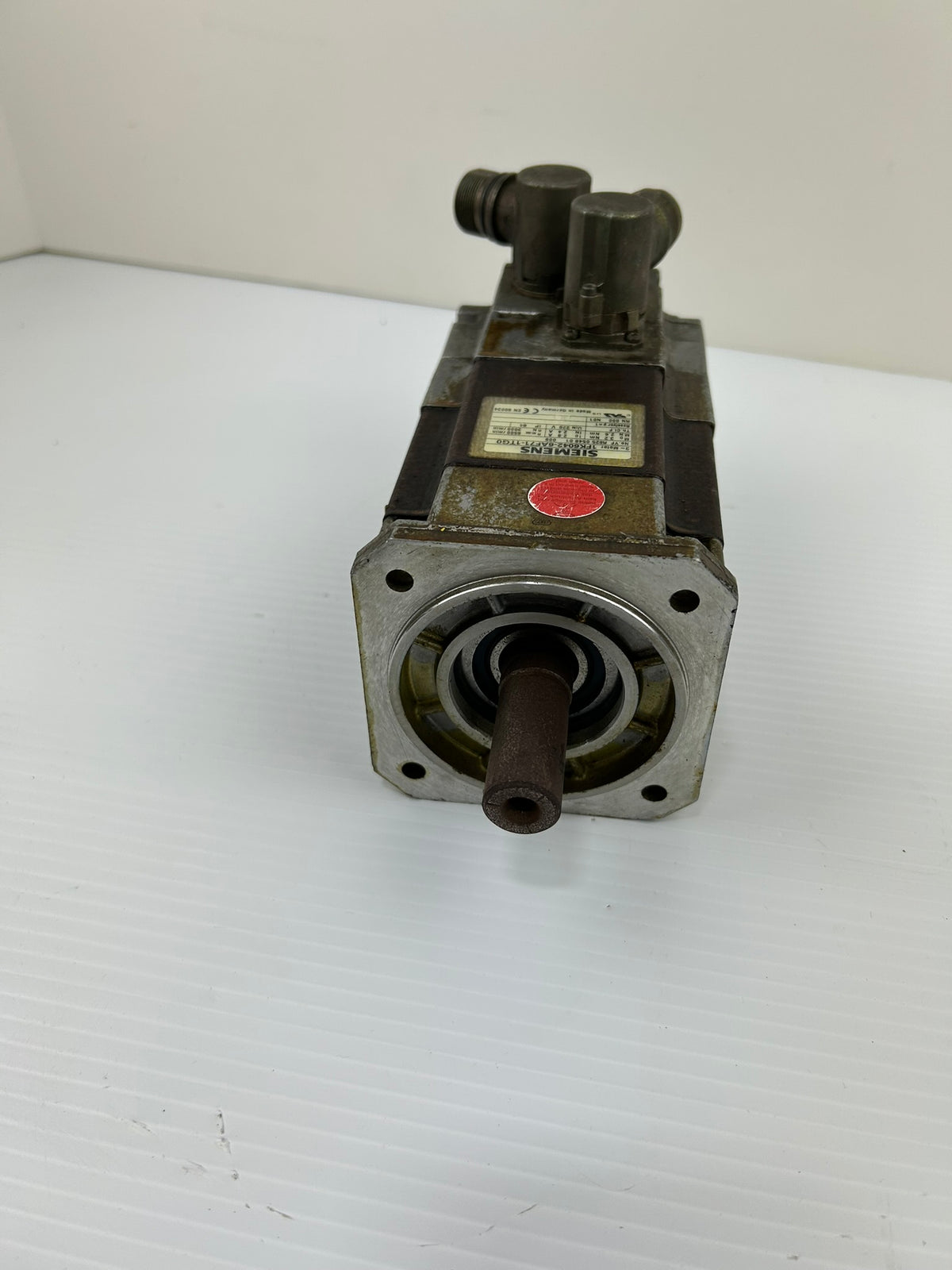 Siemens 1FK6042-6AF71-1TG0 AC Servo Motor 3.2Nm 8500 RPM 3 Phase 228V IP64