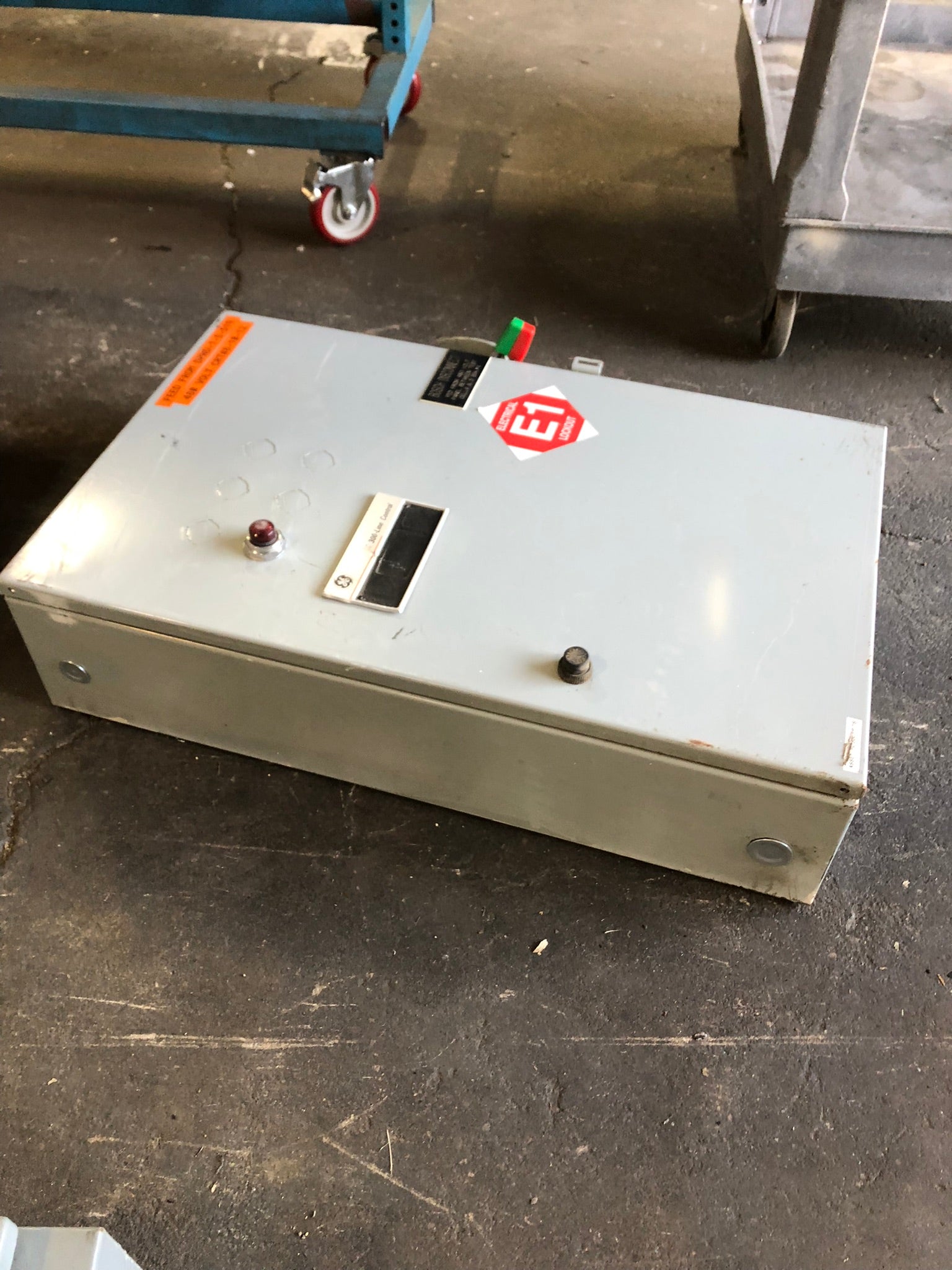 General Electric 300-Line Control Enclosed Magnetic Starter CR305/CR306/CR309