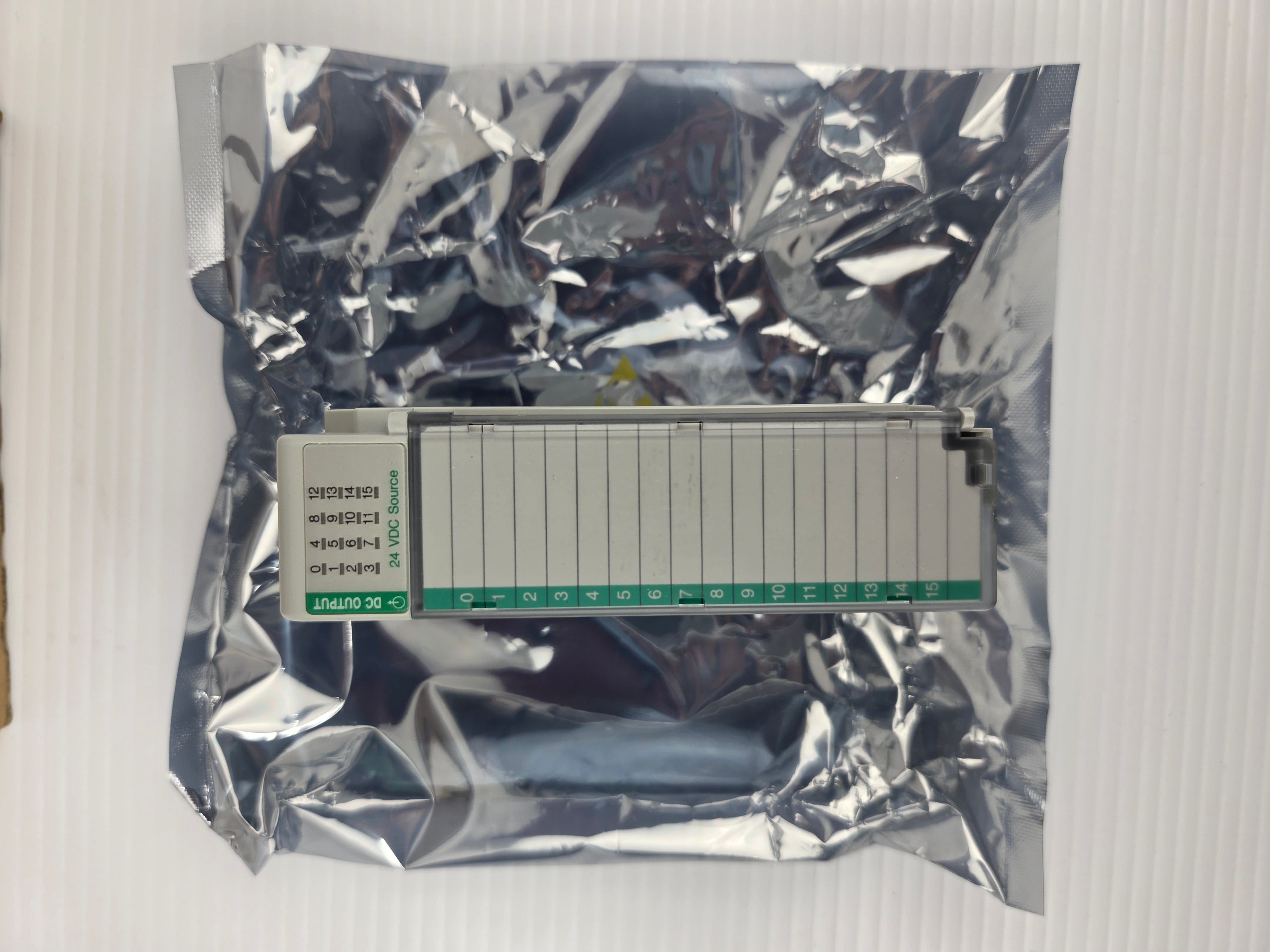 Allen-Bradley 1769-OB16 Compact I/O DC Output 16 Pt 24VDC PLC Module Ser B 3.1FW