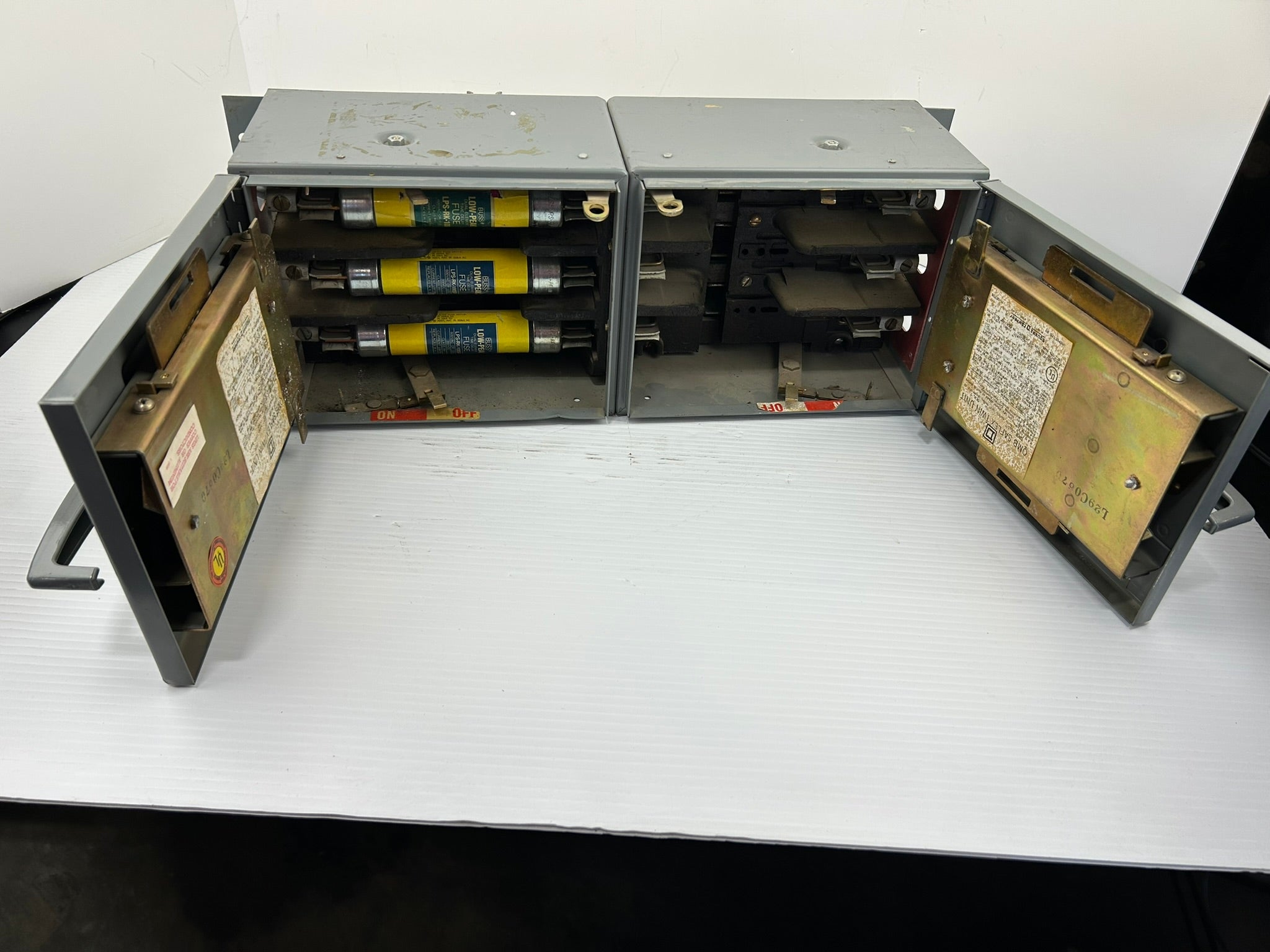 Square D QMB Saflex Twin Unit 100 Amp 3 Pole 600 VAC QMB-3610-T with 3 Fuses