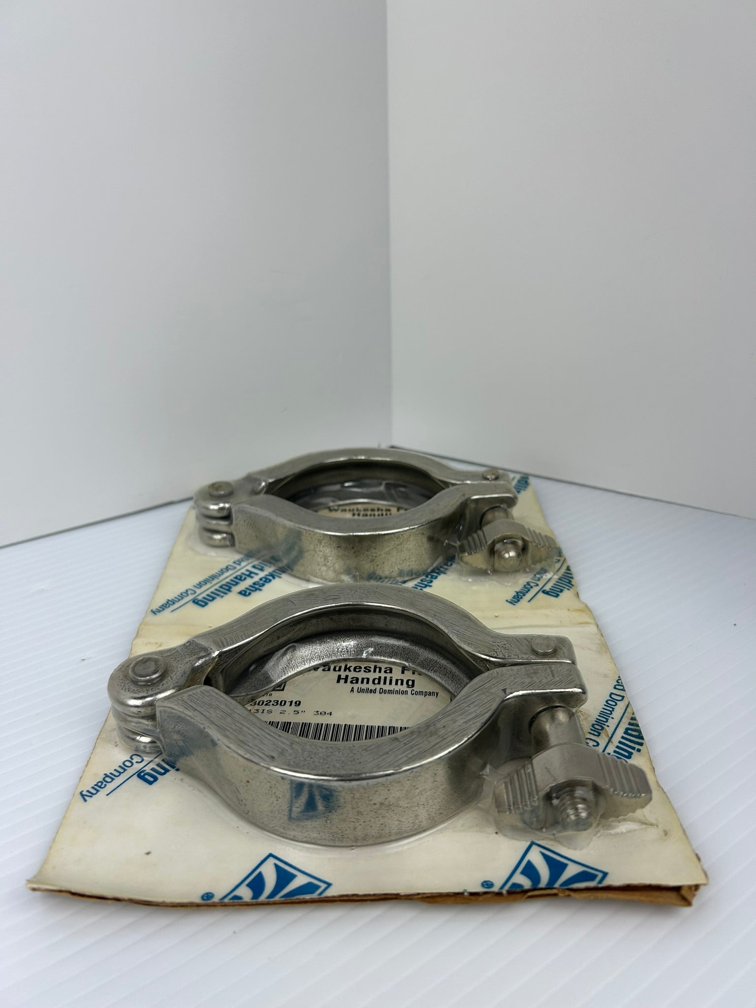 Waukesha Fluid Handling 3023019 Clamp 2.5" - Lot of 2