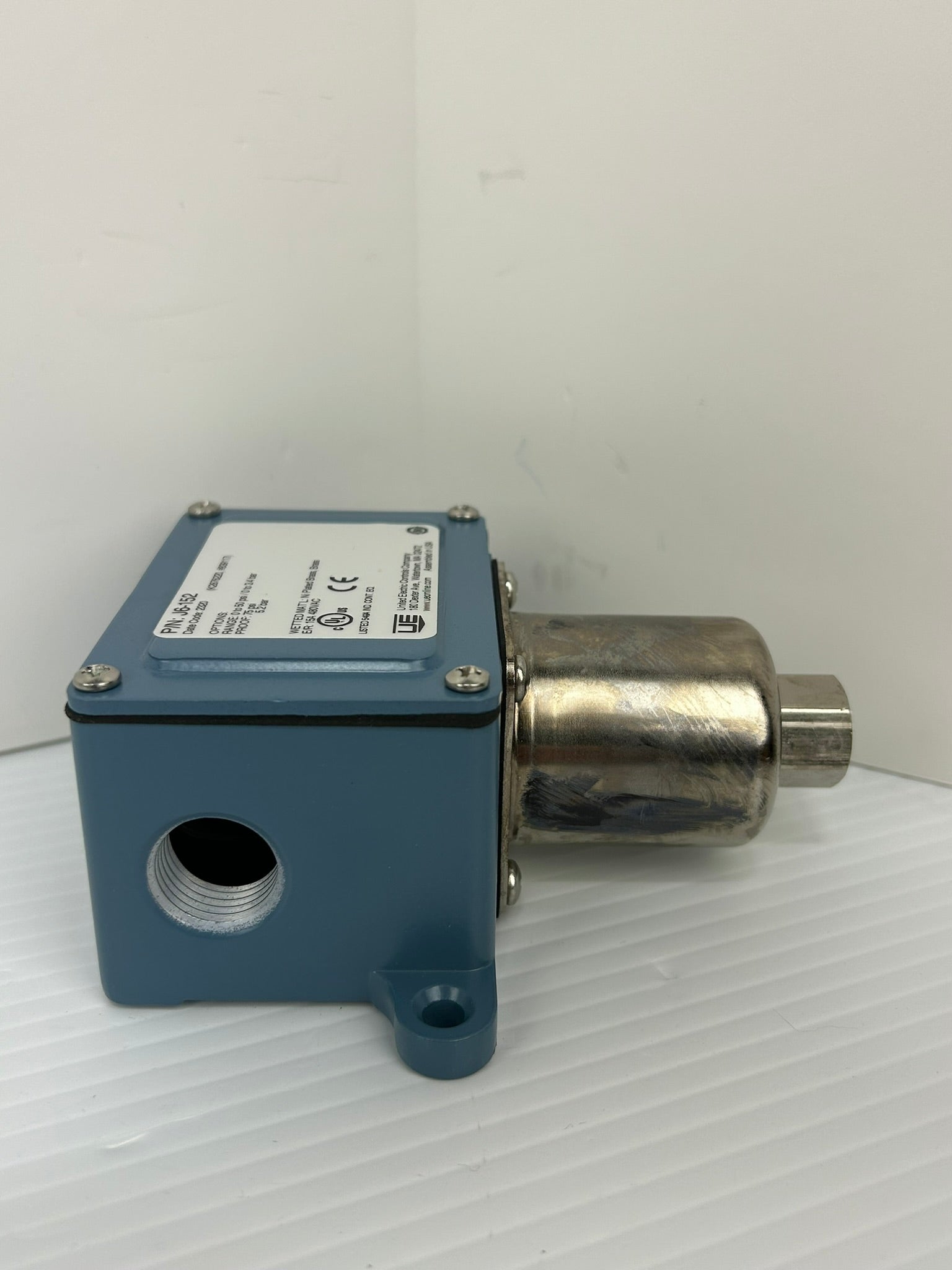 United Electric Controls J6-152 Pressure Switch 0-50PSI 0-3.4bar