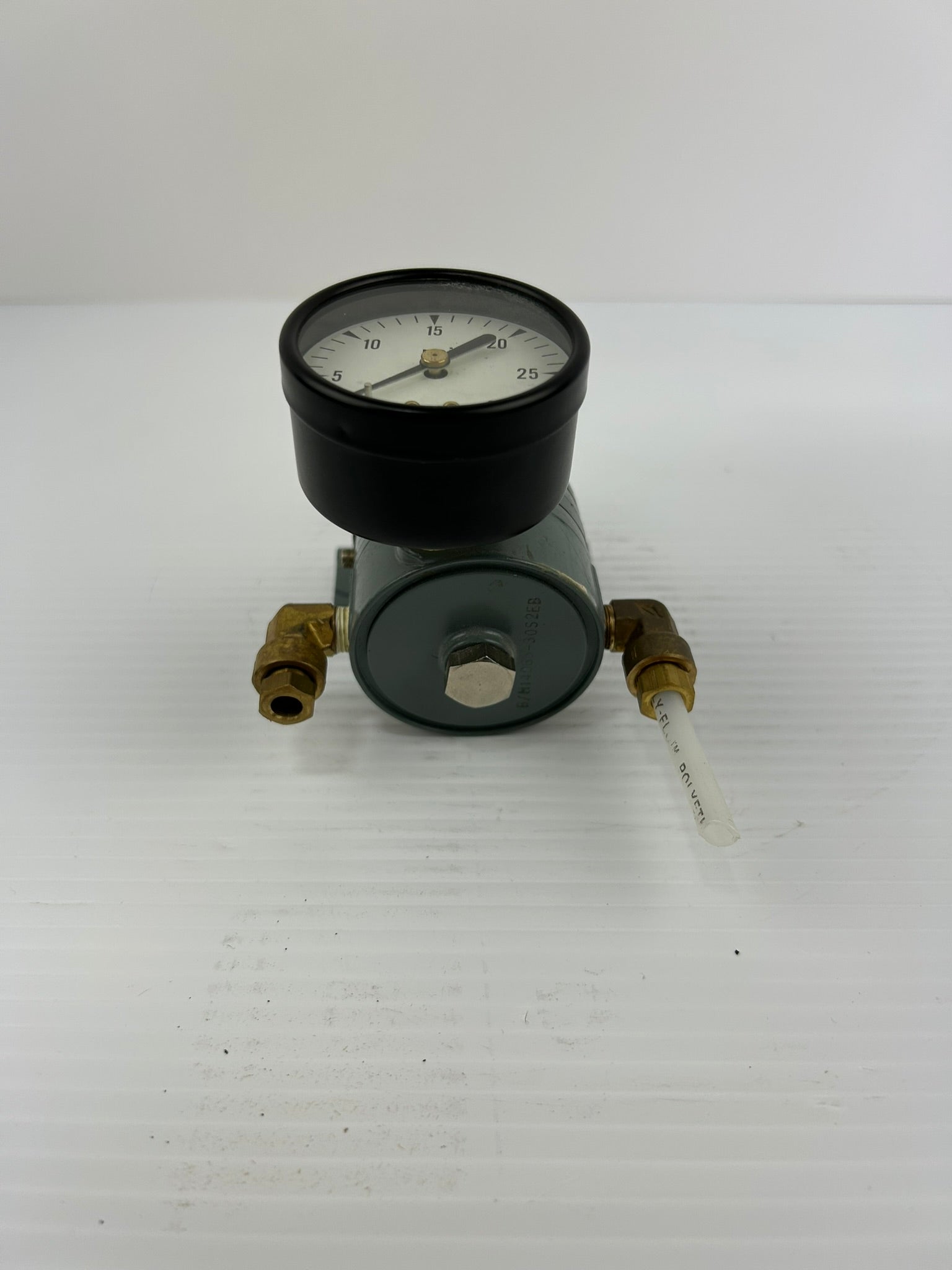 Moore Nullmatic 41-30 Regulator with 0-30 PSI Gauge