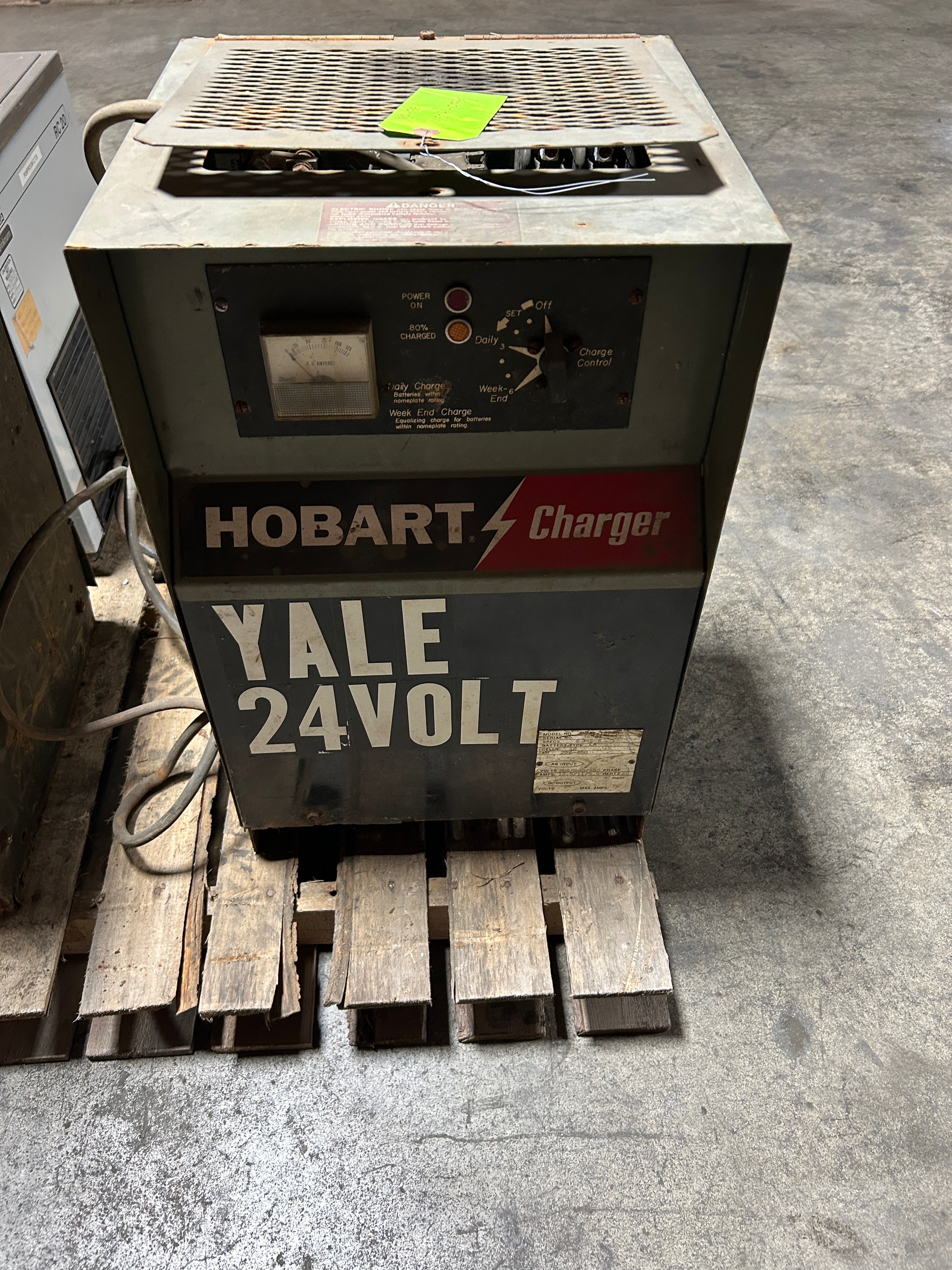 Hobart 450A1-12R80 Forklift Battery Charger 12 Cell 1PH 60Hz 6345-6 LA 226-450AH