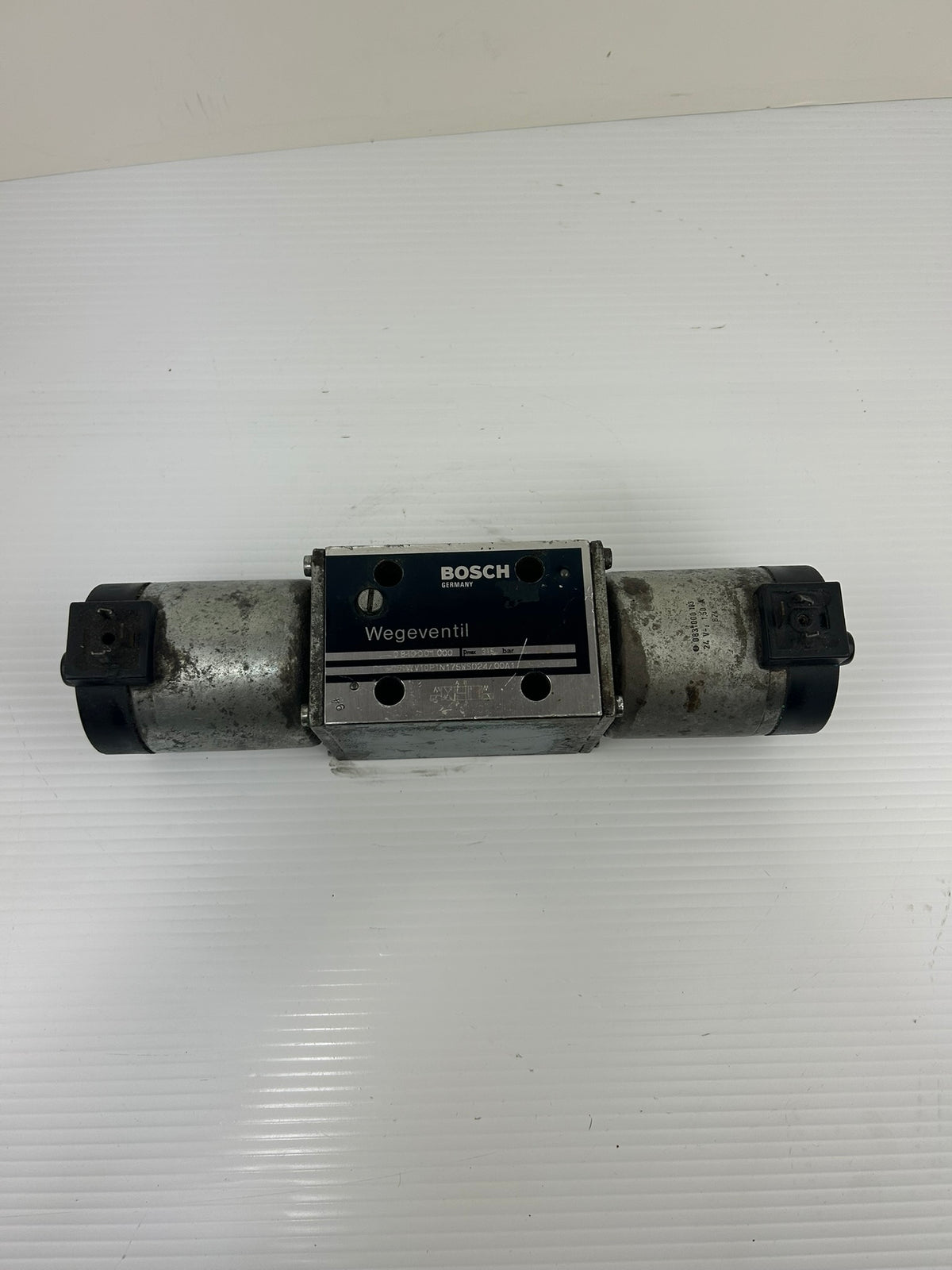 Bosch 0810001000 V93 Directional Valve