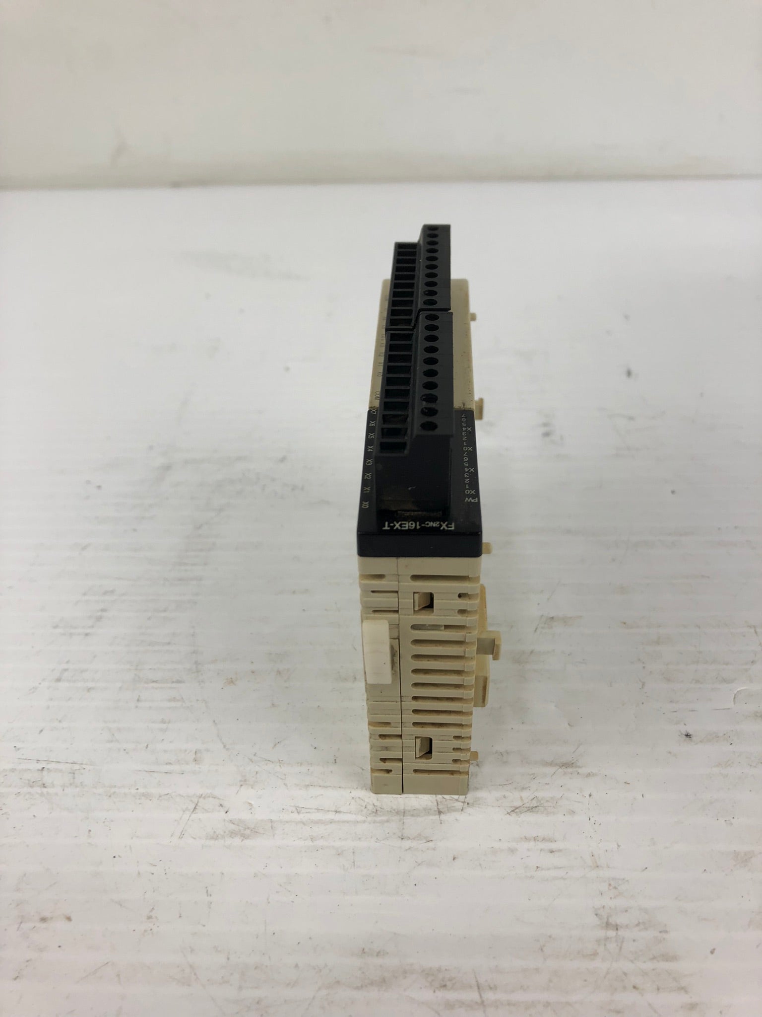 Mitsubishi FX2NC-16EX-T Programmable Controller