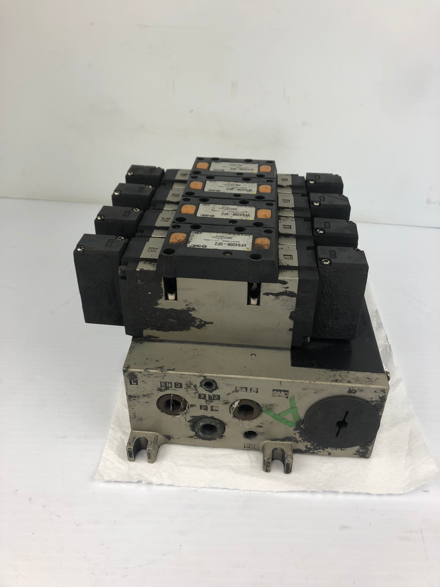 SMC VFS4200-5FZ Solenoid Valve with Base - 4 Valves